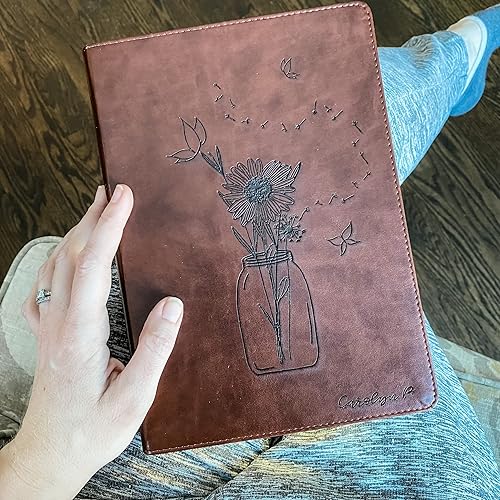 Miniatura 2 de JOY CREATIVE Biblia de letras rojas de margen ancho ESV | Personalizado con nombre | El diseño personalizado está escrito a mano y grabado con