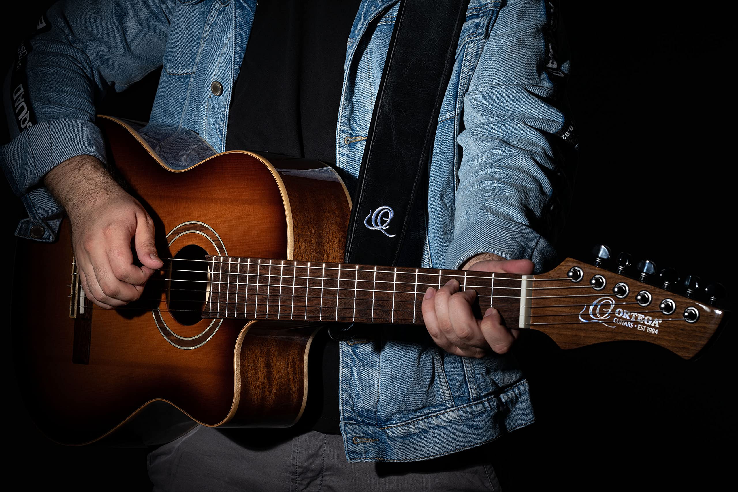 Ortega Guitars Tracolla per Chitarra Regolabile – Chitarra Acustica / Elettrica, Basso Acustico / Elettrico – Classic Series – Vera Pelle, Vintage Ash (OSCL-3)