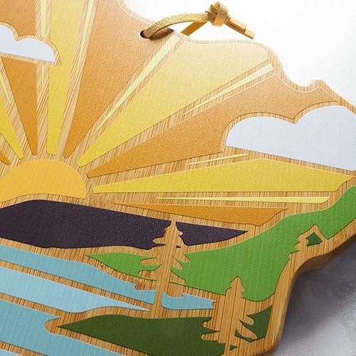 Vista 314 de Totally Bamboo Tabla de cortar con forma del estado de Nebraska y bandeja para servir charcutería con ilustraciones de Summer Stokes, incluye