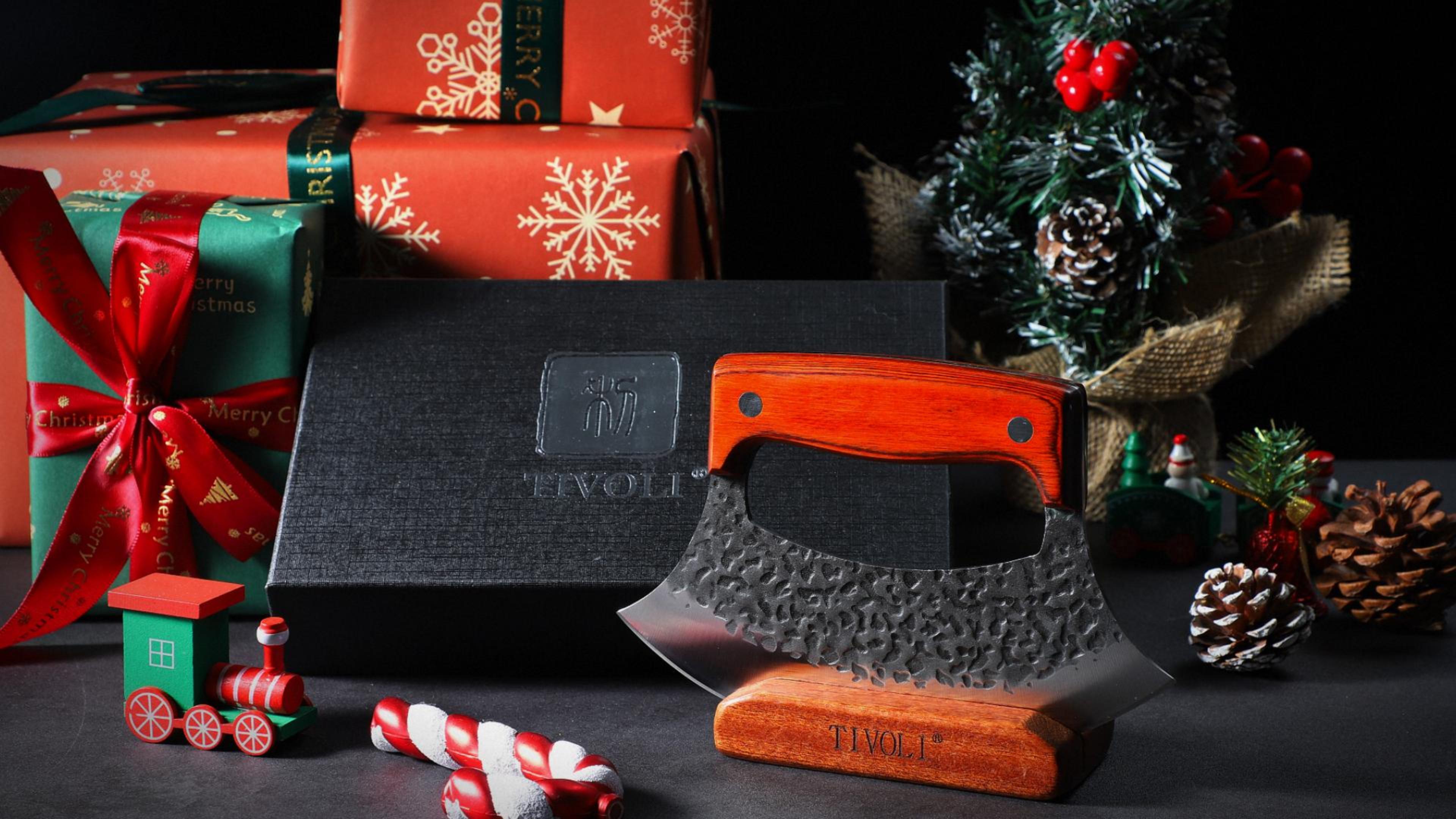 Amazon.com: TIVOLI Ulu Knife with Wooden Stand – Mezzaluna Rocker