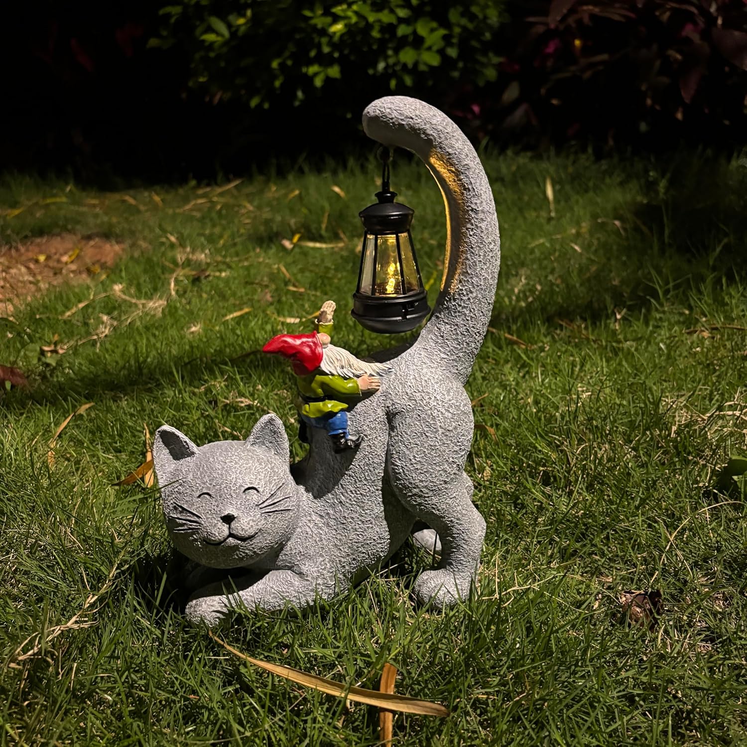 Solar Cat Garden Gnomes Statues, Cute Cat Figurine Outdoor Decorations with Lantern Light for Patio Balcony Yard Lawn, Garden Art Ornaments Gifts for Mom Grandma Home House Decor
