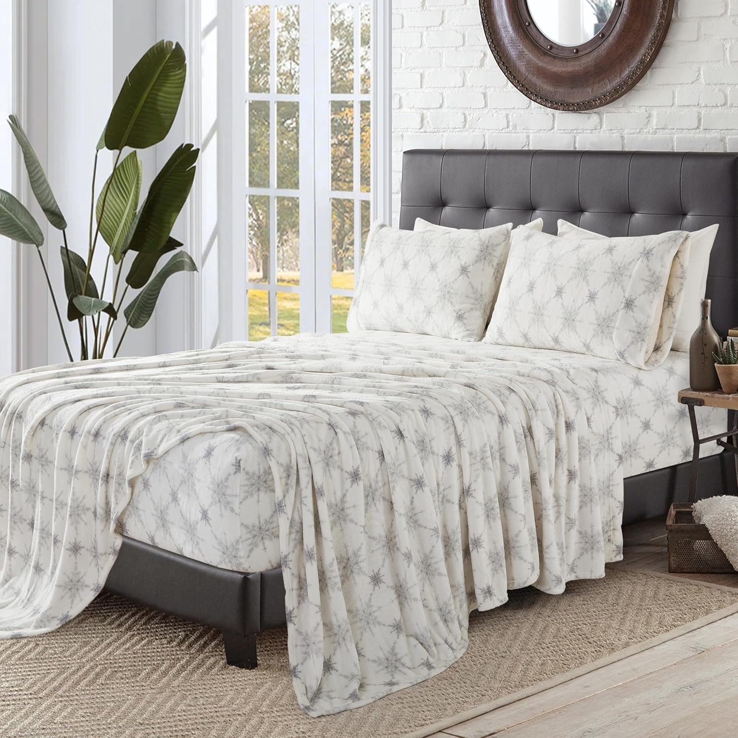 Elegant Comfort Luxuriously Soft 4-Piece Holiday Velvet Plush Flannel Sheet Set - Premium Quality - Cozy Warm, Christmas Fuzzy Velvet Flannel Fleece Deep Pocket Sheet Set - Queen, Beige Snowflake