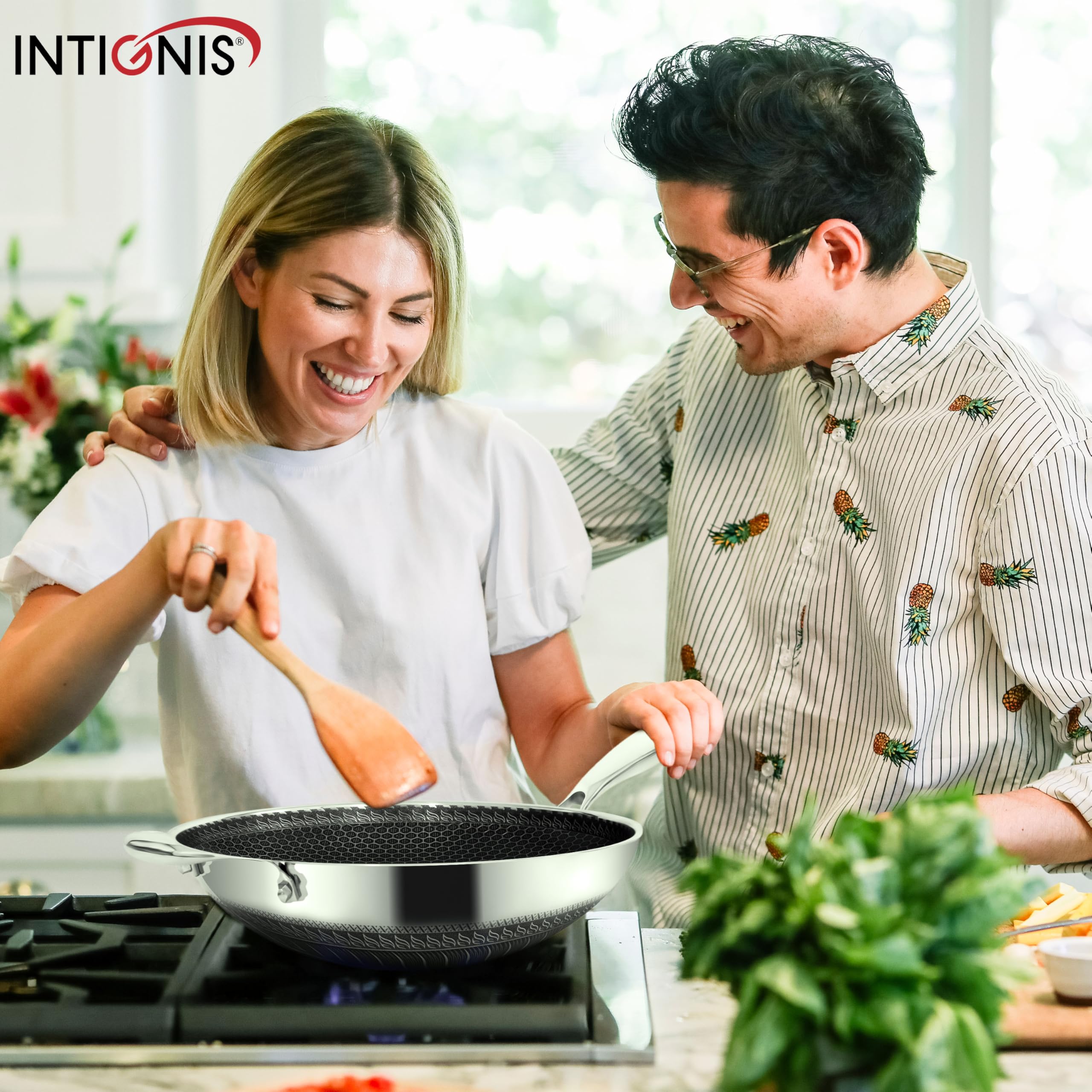 INTIGNIS® 28 cm stalowa patelnia do woka z pokrywką | 5L mocna patelnia nieprzywierająca | indukcja, odporna na piekarnik | zmywarkobezpieczna | odporna na zarysowania | duża patelnia z pokrywką do