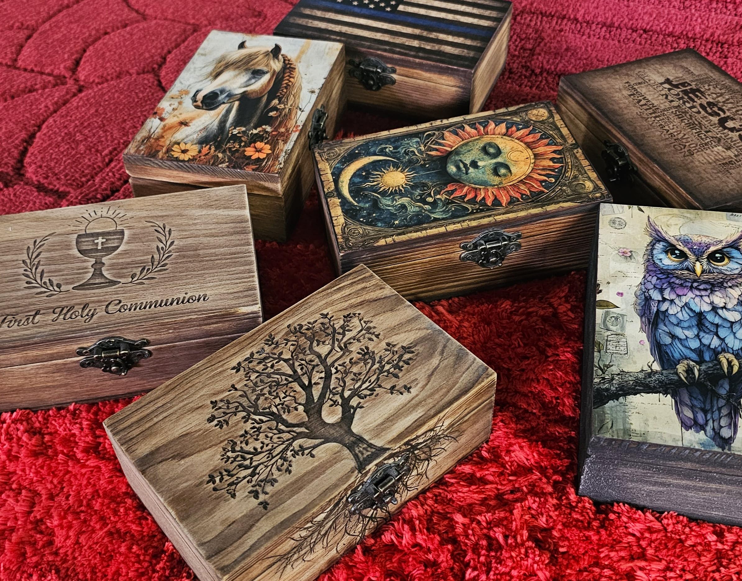 Joyero de madera con diseño de árbol de la vida, caja de almacenamiento rústica grabada para joyas y recuerdos y organizador de baratijas con diseño grabado (TOLD) (árbol de la vida