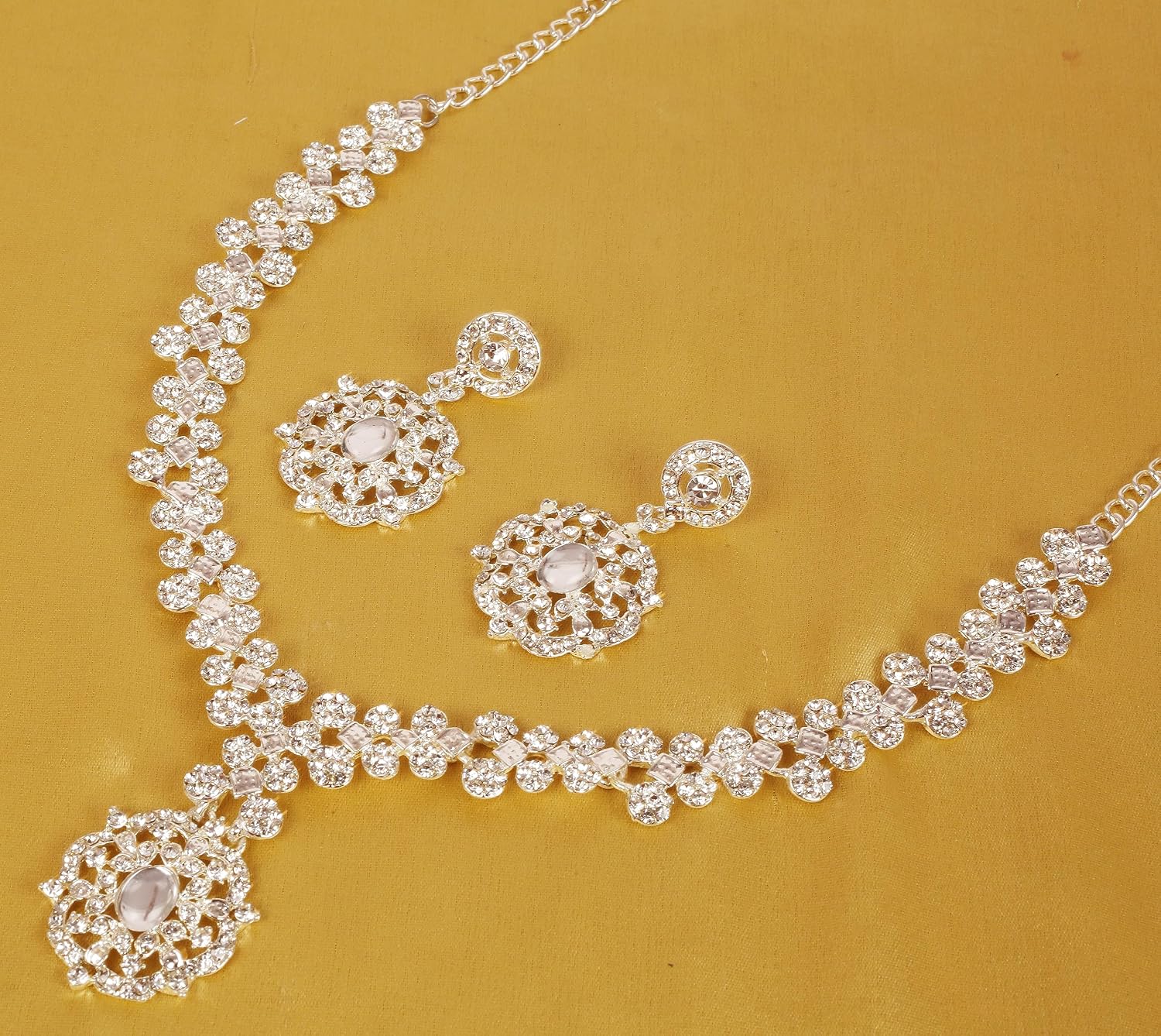 Sunsoul by Touchstone Indian Jewelry Sets for Women Gold Wedding Guest Necklace Set Bollywood Accessories Simple desi Jewellery Statement Pageant Bride Elegant Prom Rhinestone Necklaces