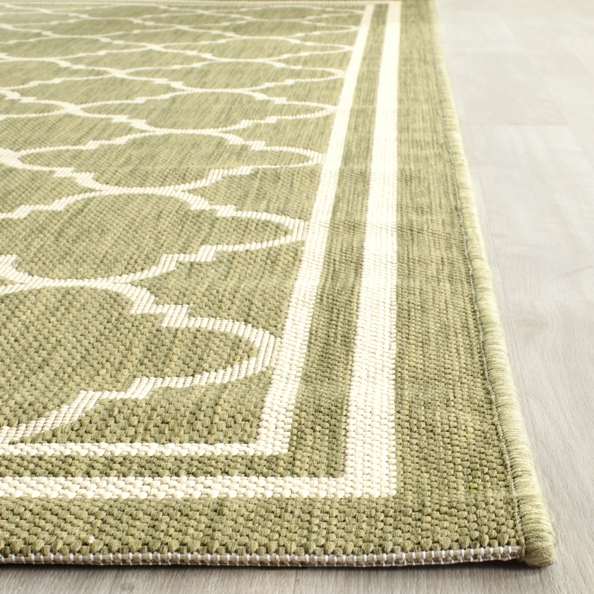 SAFAVIEH Tapis géométrique pour Salon, Salle à manger, Chambre à coucher - Courtyard Collection, Tapis à poil court, Vert et beige, 122 X 170 cm