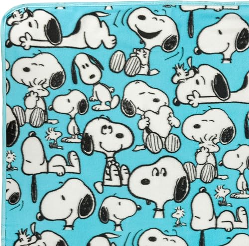 Miniatura 2 de Silver Buffalo Peanuts Snoopy - Manta de forro polar con múltiples posturas de 45 x 60 pulgadas