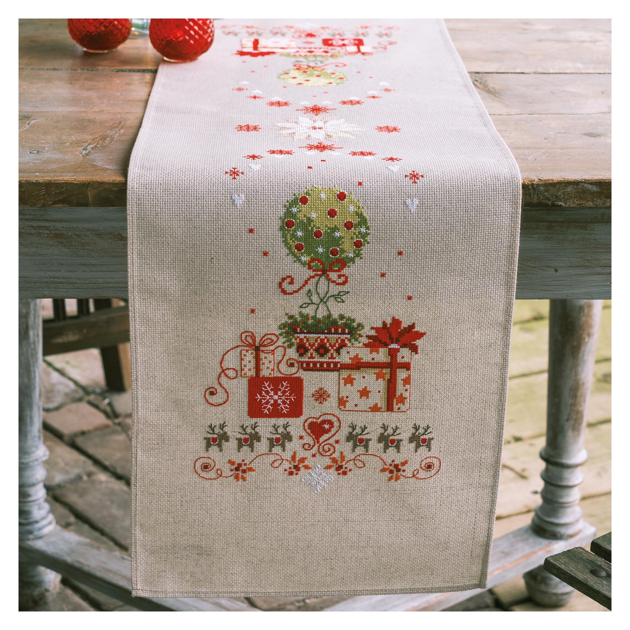 Vervaco counted cross stitch kit tablechloth ""Presents under Christmas Tree"", 29