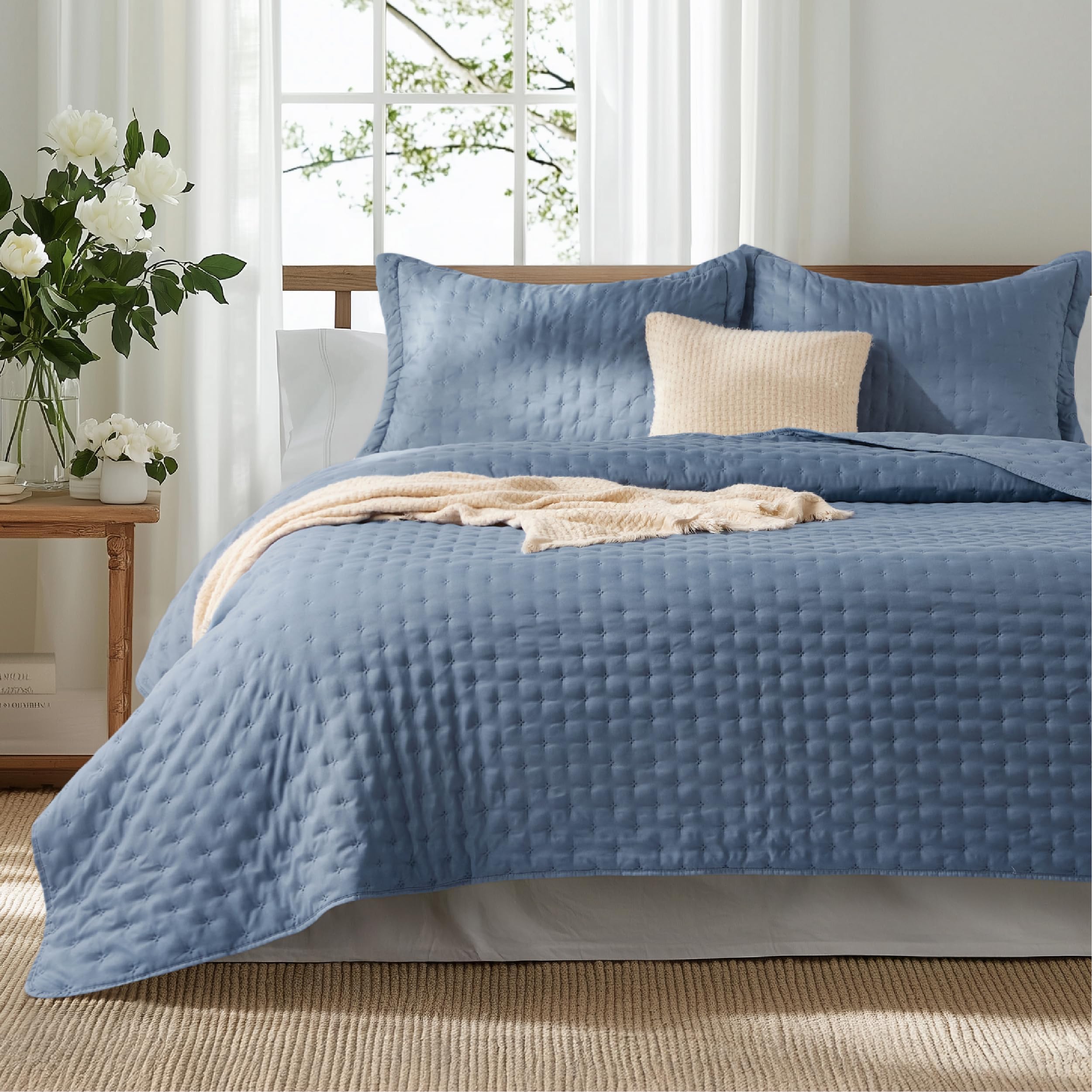 Bedsure Quilts Queen Size - Mineral Blue Bedspread Queen Size & Lightweight Comforter, Modern Coastal Coverlet with Clover Pattern, Ultra Soft All-Season Bedding, 90 x 96 Inches