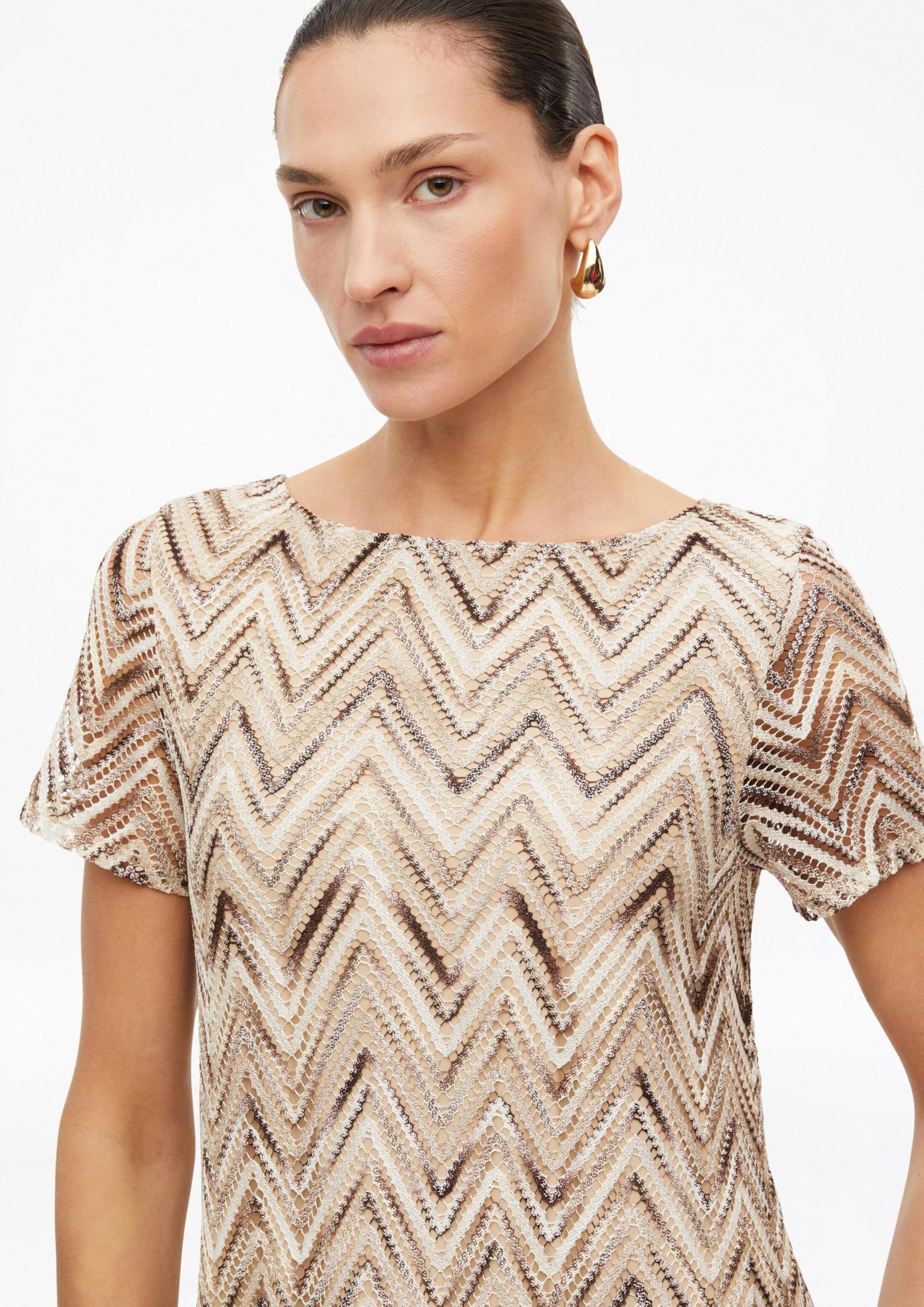 s.Oliver Damen Kleid – A-Shape Regular Fit, Ajourmuster, U-Boot-Ausschnitt, kurz – Für Business & Festliche Anlässe