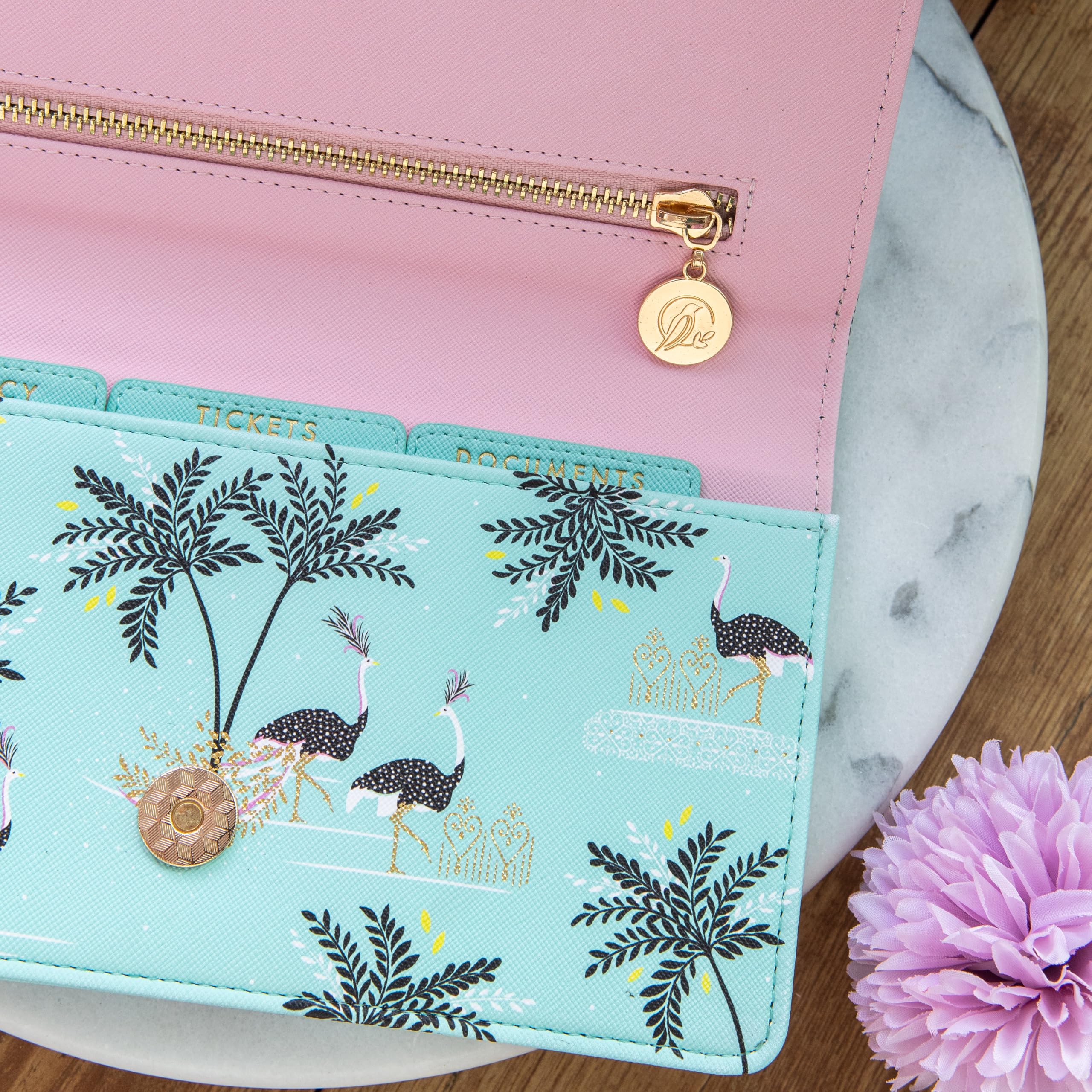 Sara Miller Savannah Reisebrieftasche aus Kunstleder, mit Fächern für Reisepass, Dokumente und Reisegeld, Größe 23 x 13 x 3 cm, Minzgrün, 23 cm breit, zeitgenössisch, Minzgrün, 23cm Wide,