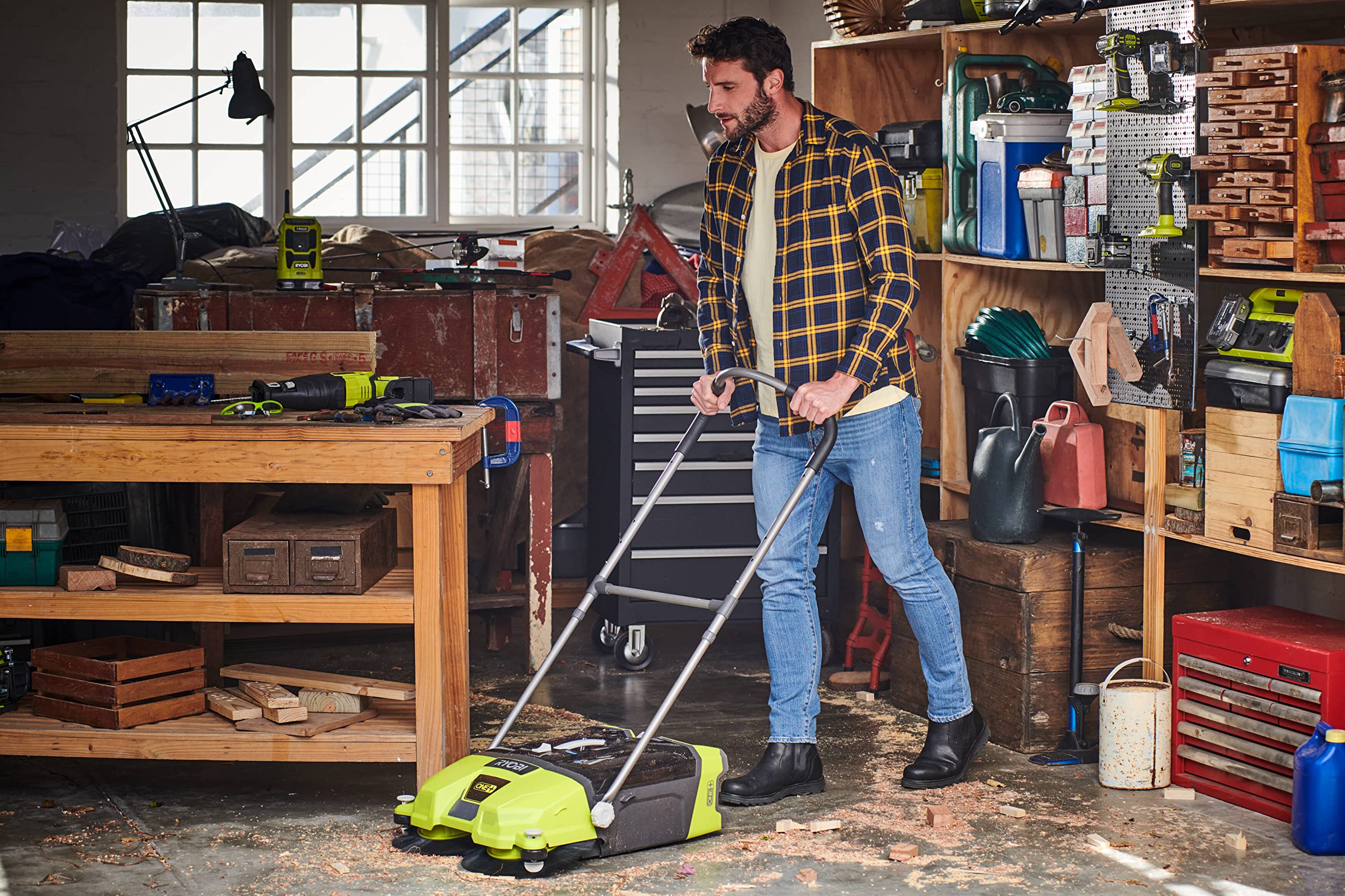 Ryobi Kabellos Akku-Kehrmaschine (18 V, Kehrbreite 53 cm, Kickschalter, Auffangbehälter 17 l, ohne Akku) R18SW3, Grün & RAKDSB02 Ersatzbürsten, 2 Stück