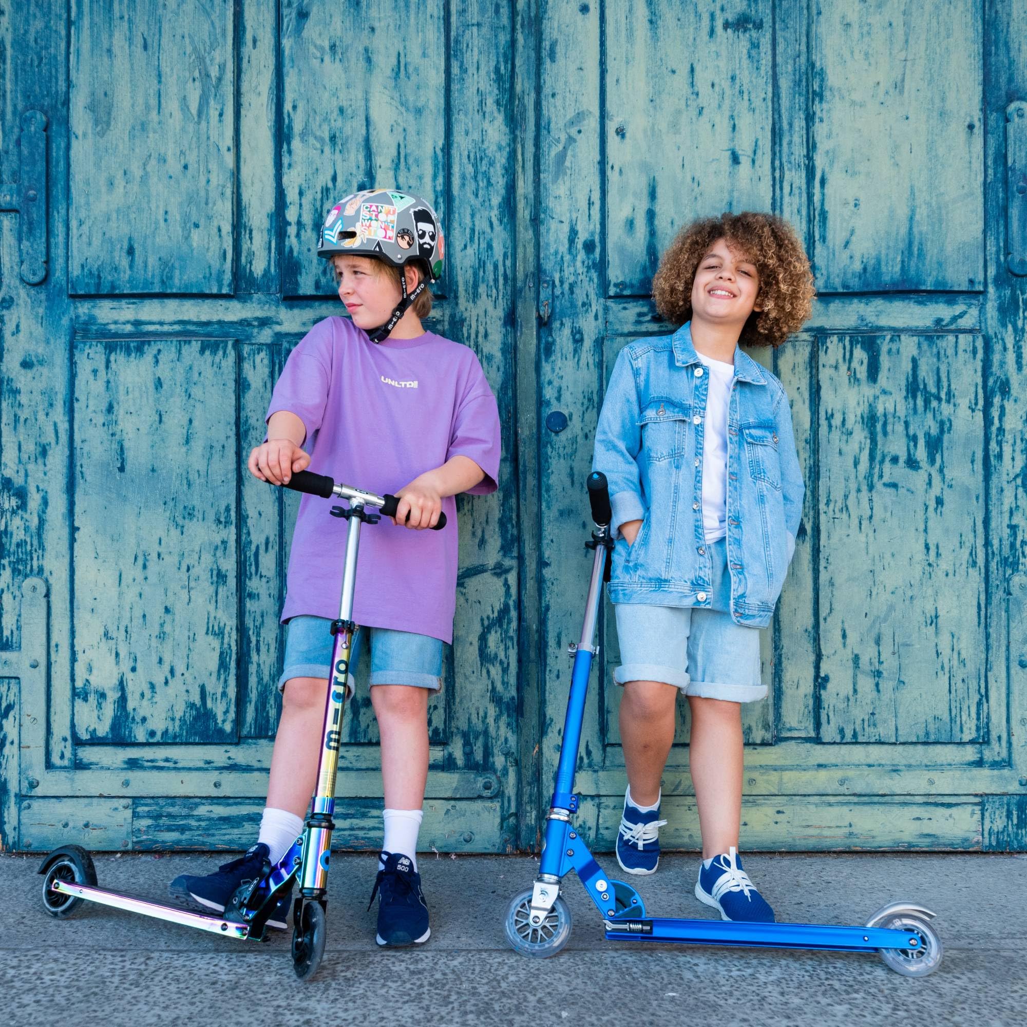 Micro® | Casco Infantil para Patinete o Bicicleta | Luz Trasera de Seguridad 3 Posiciones | Ultraligero 250 Gramos | Cierre Magnético | Niños y Niñas