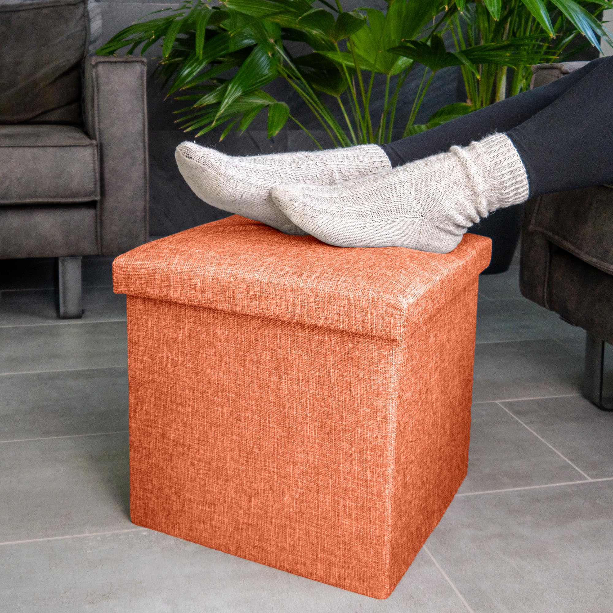 INTIRILIFE Pouf Pieghevole 38x38x38 cm in Orange MANDARINI - Cassapanca Cubo Contenitore Imbottito de Tessuto a l'Ottica Lino con Coperchio - Ottomane Poggapiedi Sgabello Panca Poltrona