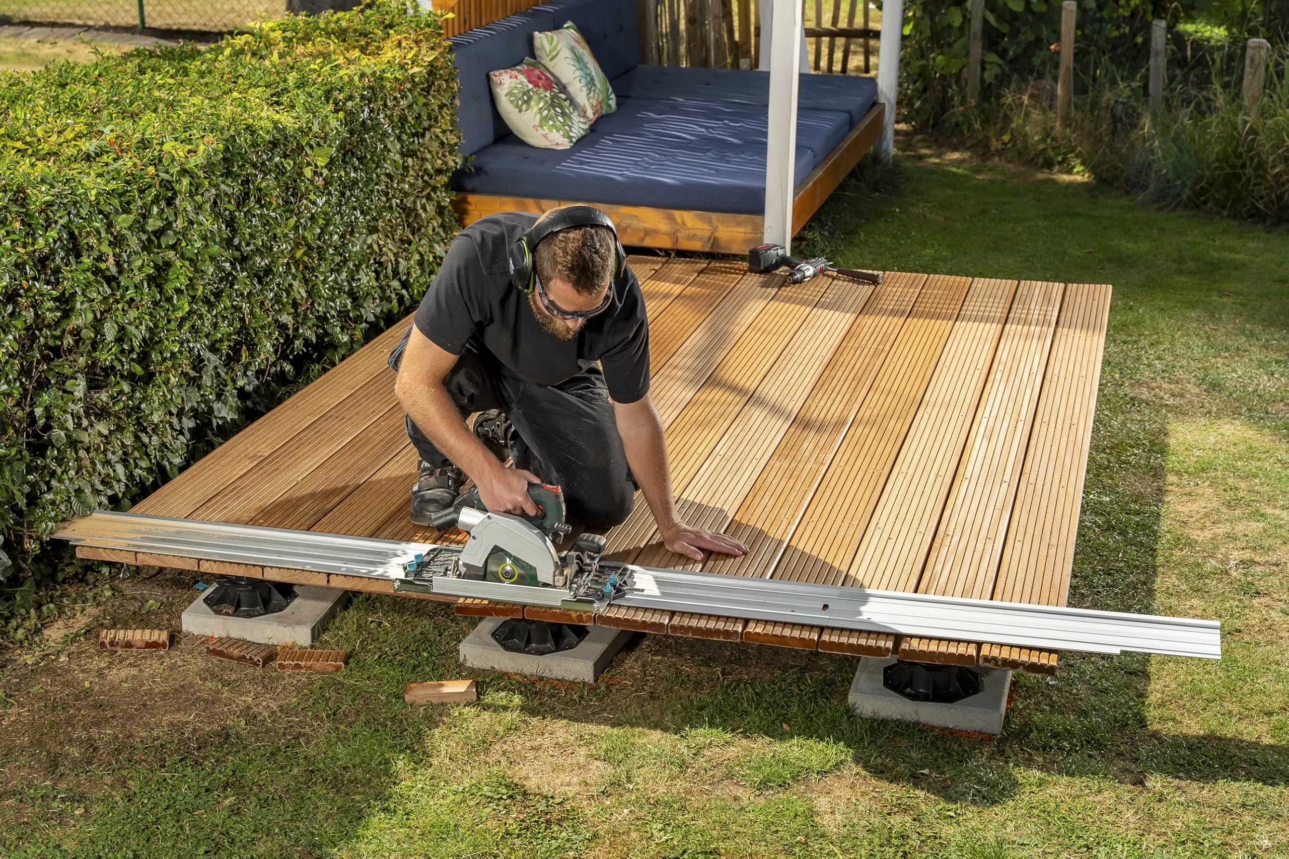 wolfcraft FKS 145 Führungsschiene für Handkreissägen - Schnitte bis 110 cm | Kunststoffschlitten mit Gummilippe, Aluminium, für Akku- & Netzbetriebene Sägen - verlängerbar und teilbar - 6913000