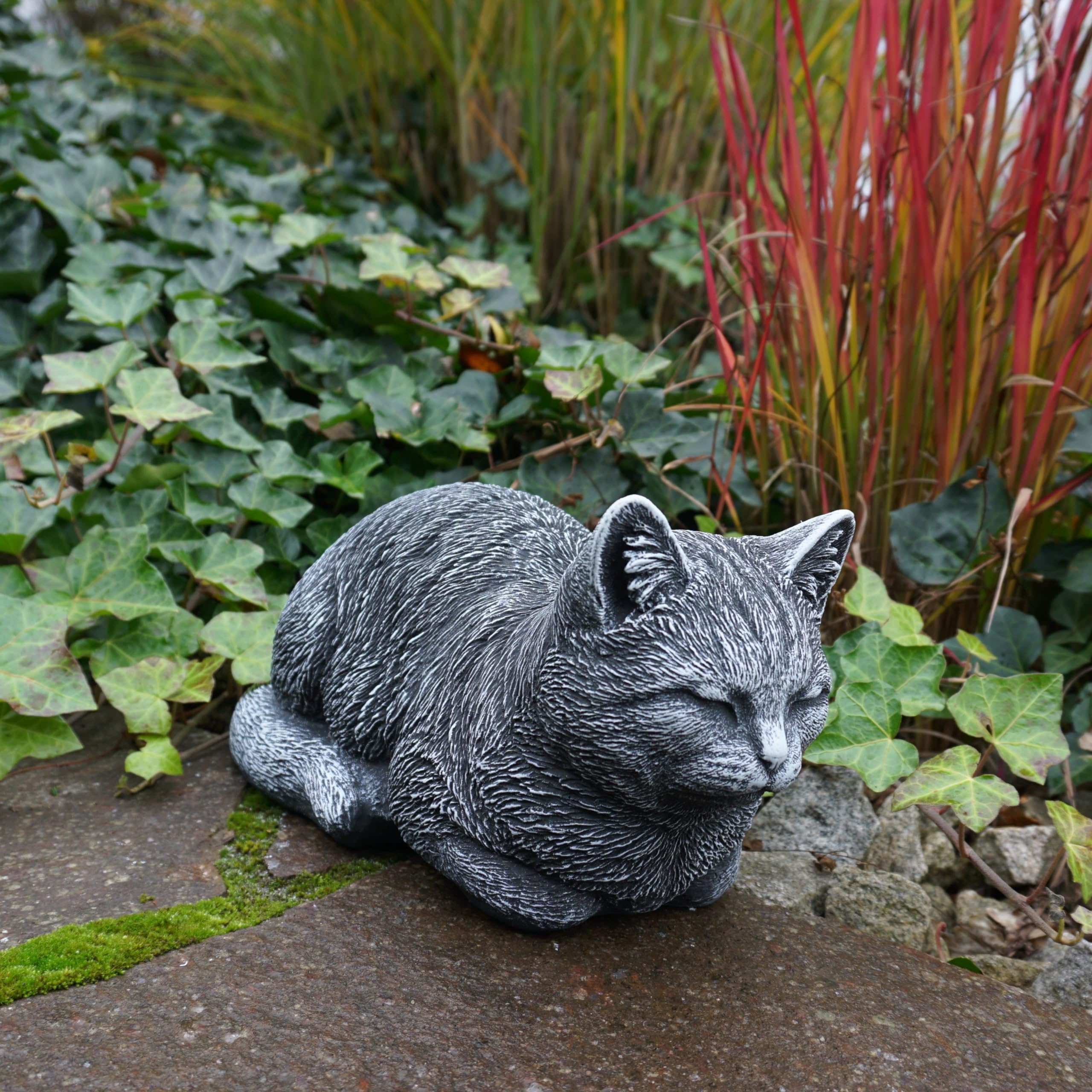 gartendekoparadies.de Masywne kamienne figurki kotów – zestaw w kolorze antycznym, wymiary: 35 x 20 x 17 cm i 28 x 22 x 11 cm, waga 9/7 kg z odlewu kamiennego, odporna na mróz (antyczna)