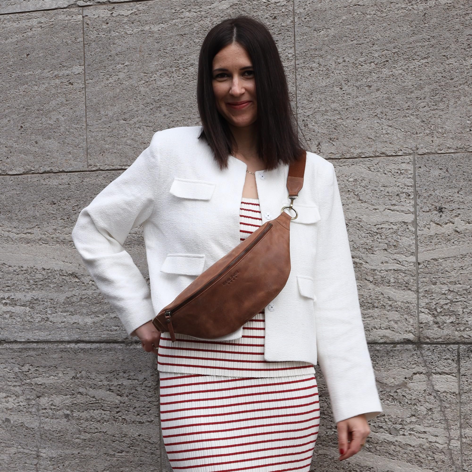 Berliner Bags Vintage Bauchtasche Mona XL, Umhängetasche aus Leder, Crossbody Tasche, Gürteltasche für Damen und Herren - Braun