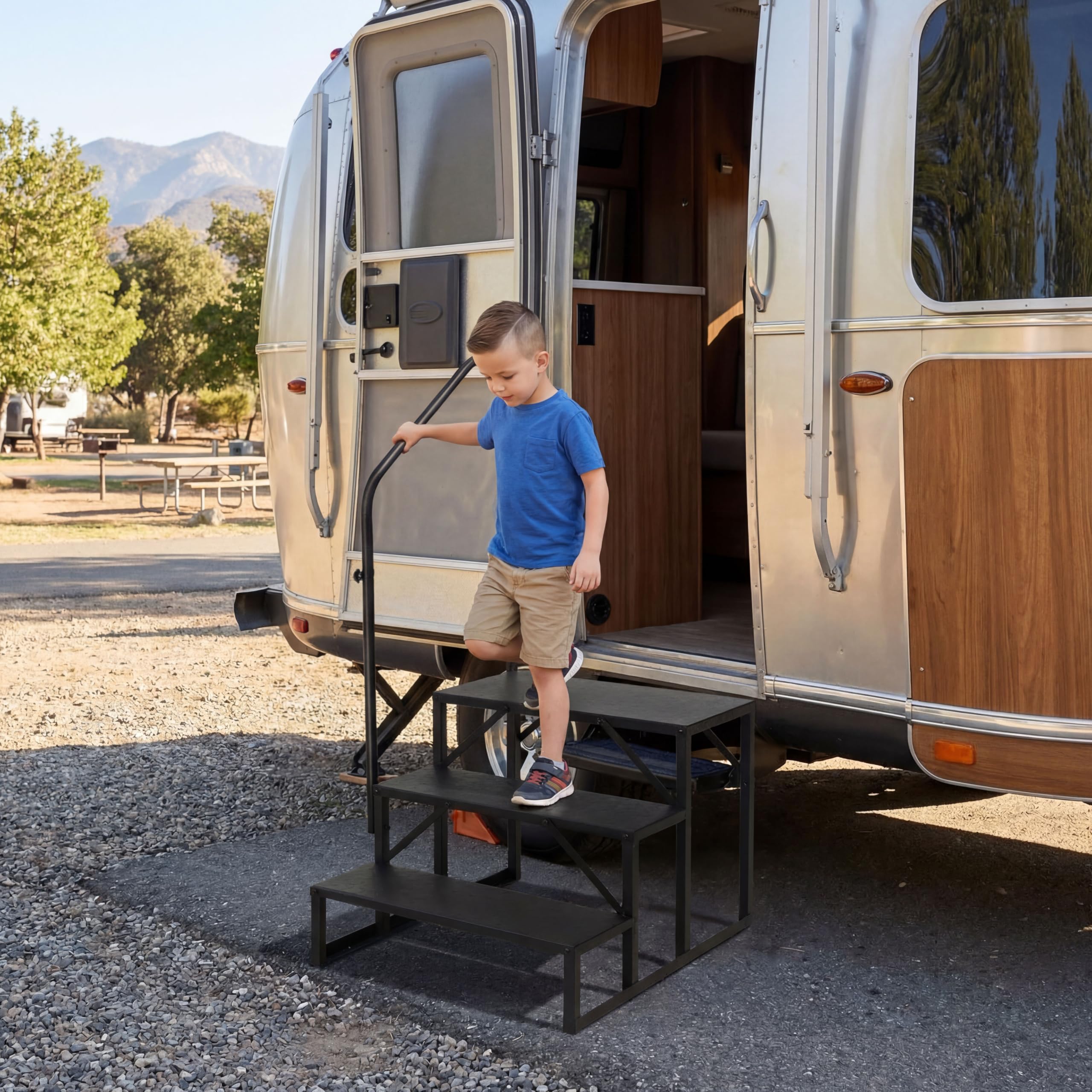 GYMAX Escalera de 3 Peldaños para Autocaravanas – Portátil de Metal, 300 kg de Capacidad. con pasamanos y Plataforma Ancha Antideslizante. Ideal para jacuzzis y Piscinas. Medidas: 79 x 68 x 129 cm
