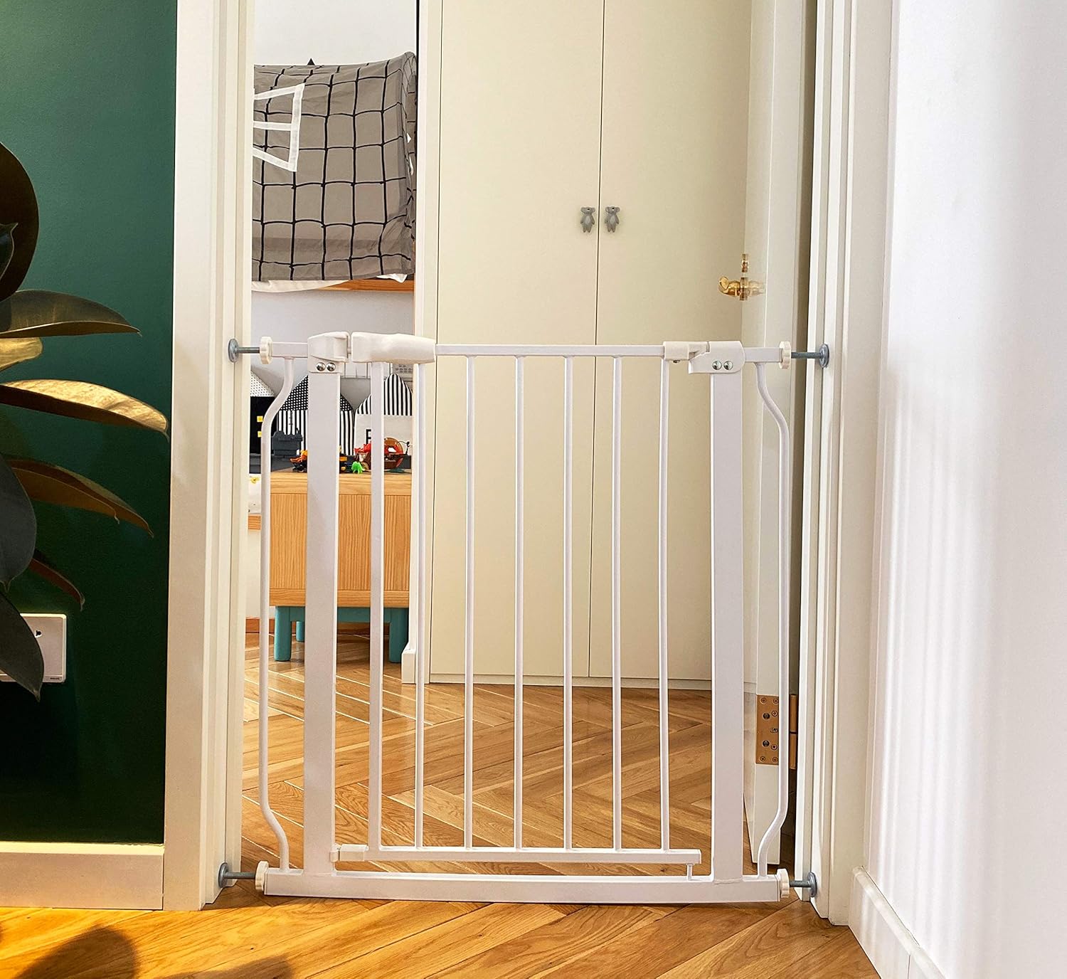 BalanceFrom Easy Walk-Thru Safety Gate for Doorways and Stairways with Auto-Close/Hold-Open Features, Multiple Sizes, White : Everything Else