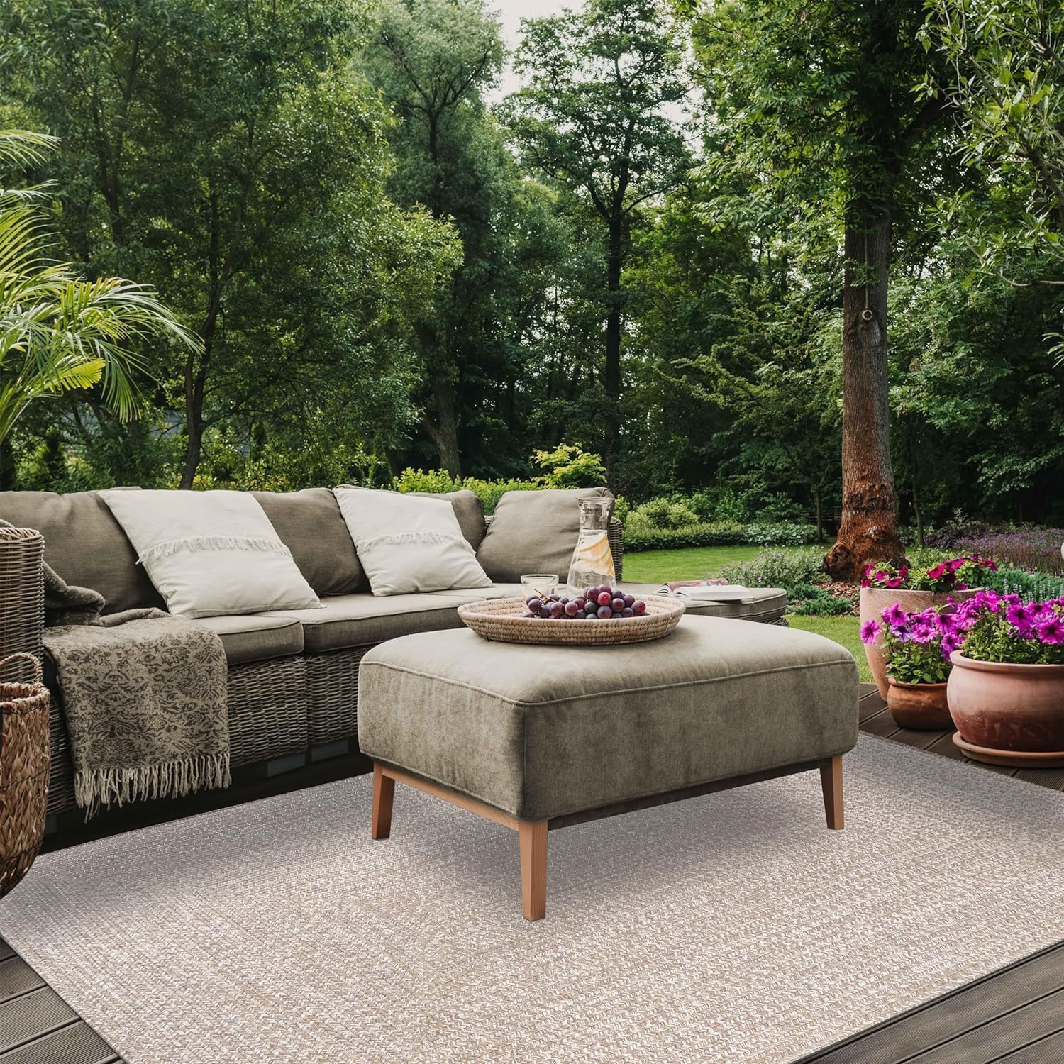 Superior Large Indoor/Outdoor Area Rug, Multi-Tone Reversible Braided Floor Decor for Patio, Front Porch, Entryway, Living Room, Office, Nursery, Artistic Home, 3' x 5', Latte-White