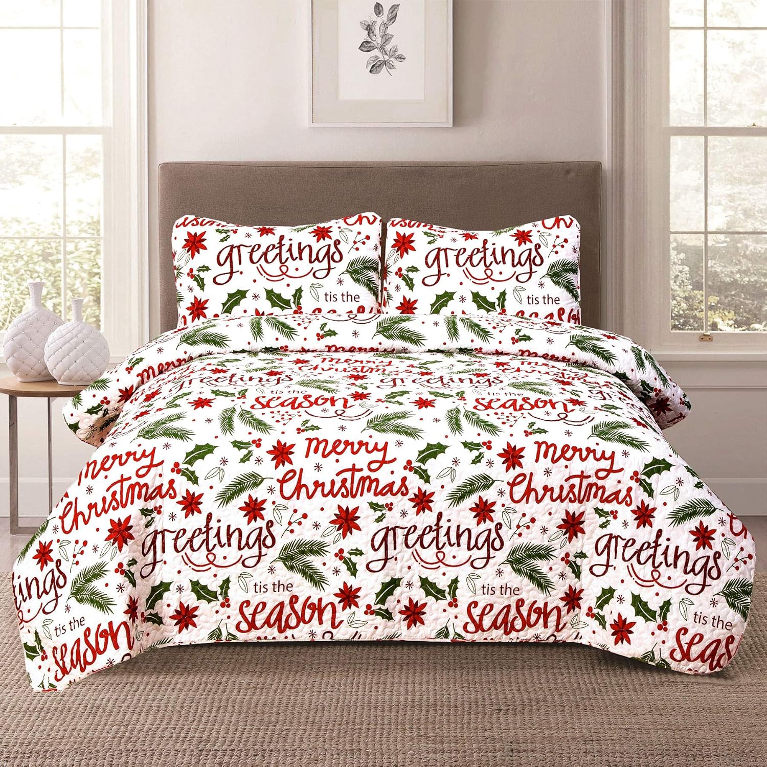 HowPlum Christmas Holiday Full/Queen Lightweight Patchwork Quilt Bedding Set Mistletoe Cardinal Poinsettia Holly Red Green White