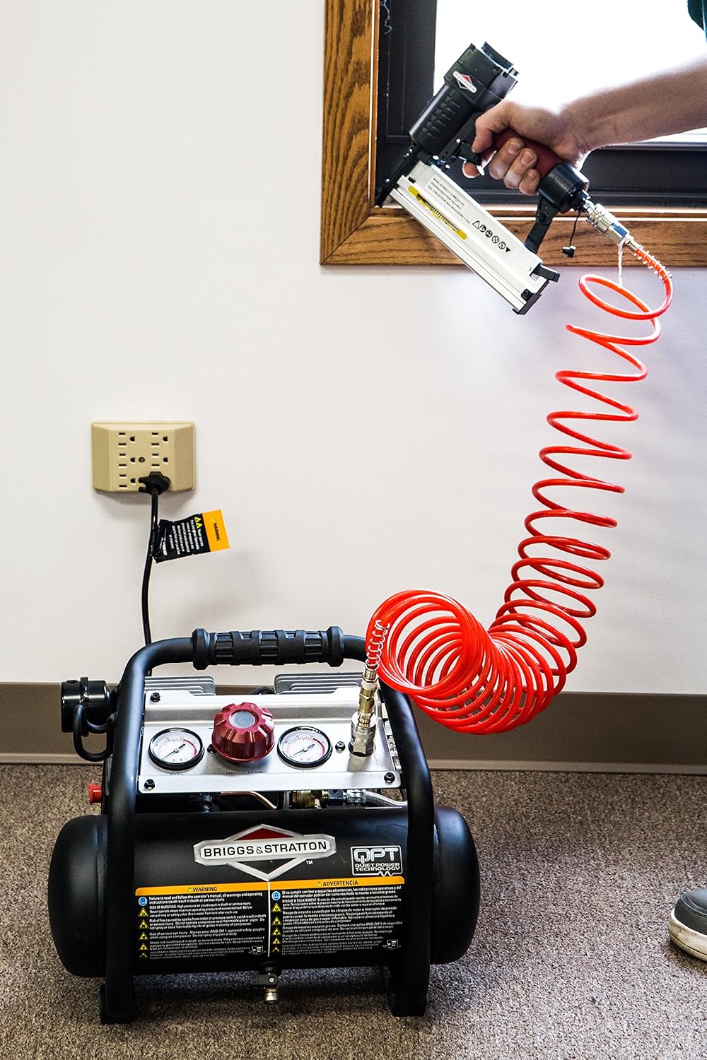 Briggs & Stratton 1.8-Gallon Quiet Power Technology Air Compressor 074026-00,Black