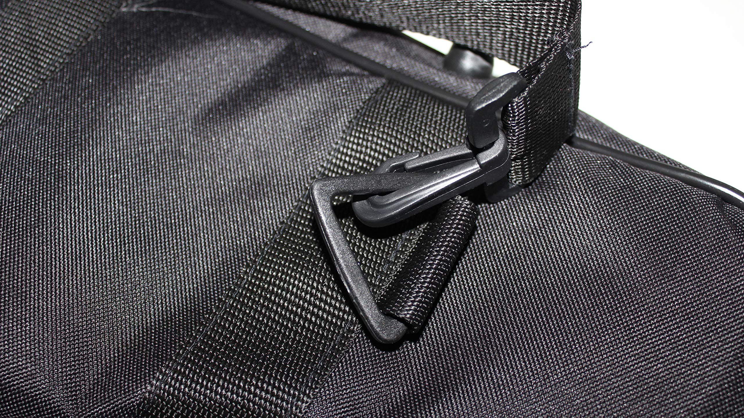 Estuche acolchado para el transporte de la gaita. El instrumento entra separando el ronco entre la prima y la segunda.