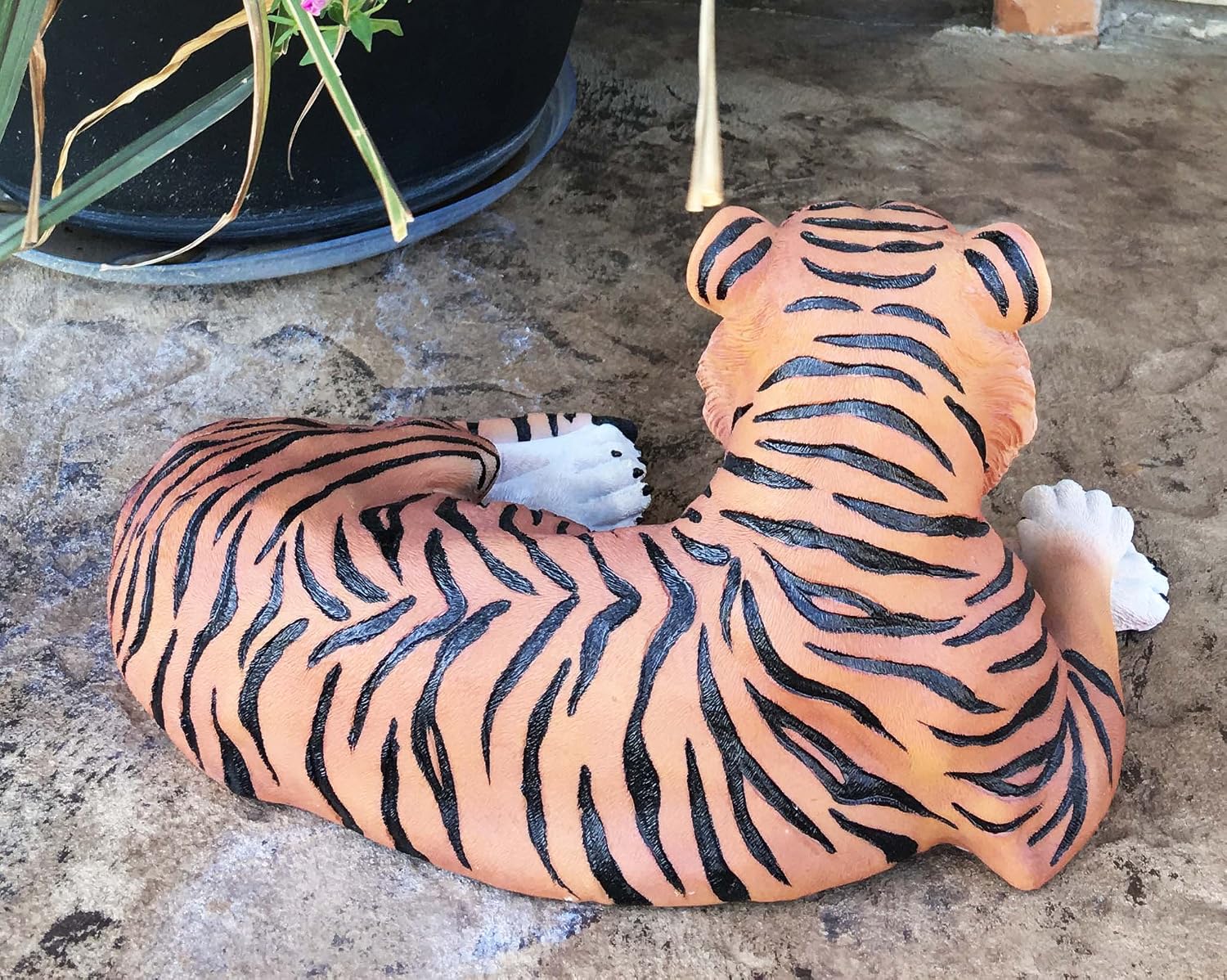 Large Pair of Raja The Royal Bengal Tiger and Ghost The Siberian White Tiger 15.5" Long Statues Jungle Apex Predator Home Garden Outdoor Patio Decor Figurines