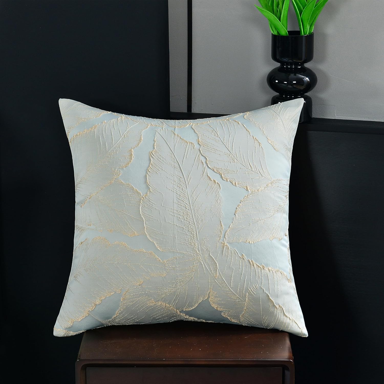 twelves Leaf Pattern Bedrunner, Jacquard Bed Scarf Luxury King Bedding Protector Slipcover Bedroom Guestroom Inn Decor