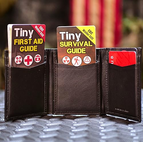 Miniatura 4 de The Ultimate Survive Anything Tiny Survival Guide for Emergency Disaster Micro Guide First Aid Survival Pocket Handbook Easily Fits in Wallet Glove