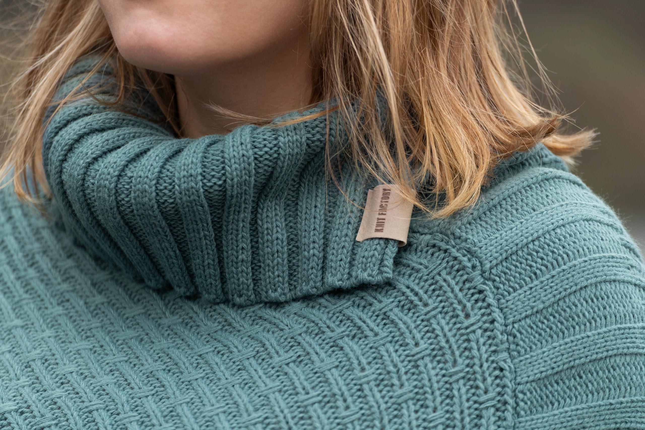 Knit Factory - Nicky Poncho Tricoté