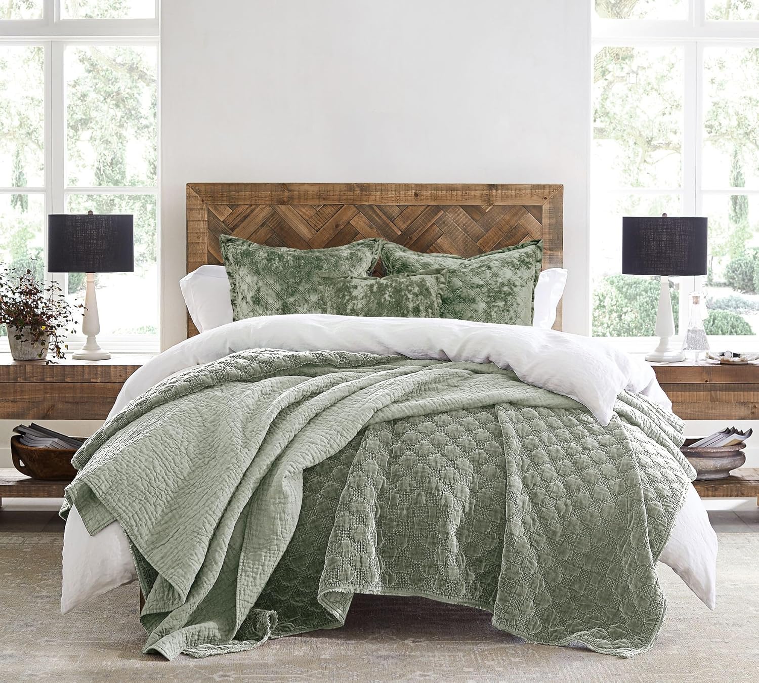 Throw Pillow Cover 18x18 1 Piece Velvet Square Pillowcase Soft Skin-Friendly Cross Process Decorative Farmhouse Cushion Covers for Couch Sofa Bedroom Living Room,Army Green