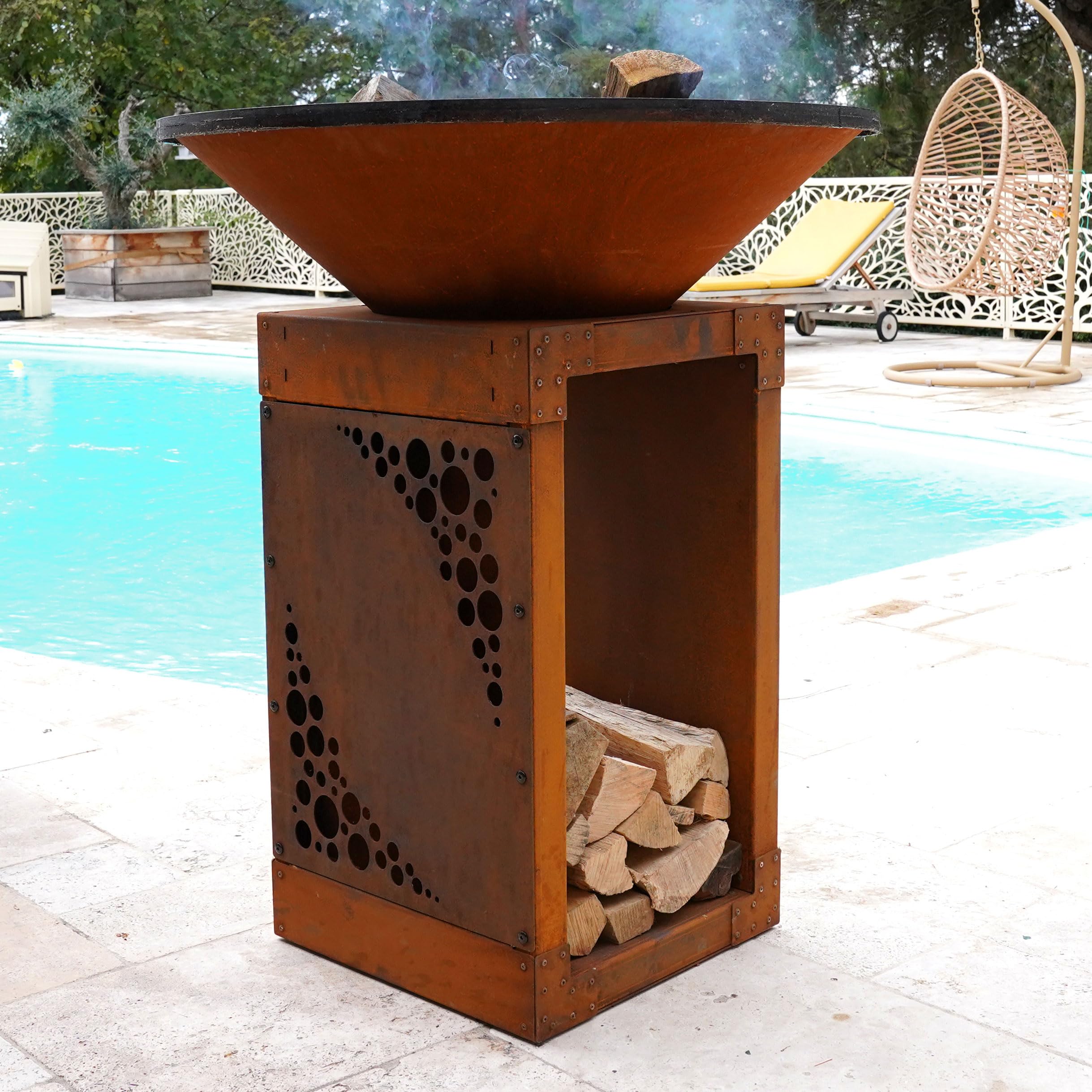 Brasero Plancha Ø 85 cm, 82 KG, Acier Corten, Grille Incluse, Barbecue extérieur à Bois et Accessoires, 100% Fabrication Française
