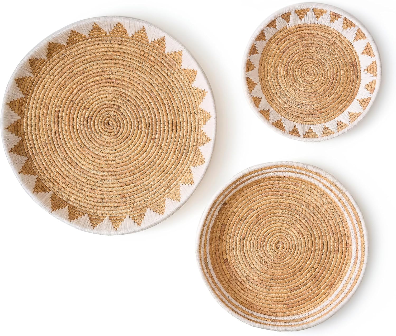 Chi An Home 22", 19", 15" Extra Large Woven Wall Baskets Decor, Water Hyacinth Hanging Wicker Baskets for Wall, Boho Rustic Oversized Wall Art for Living Room, Bedroom Set of 3 (White)