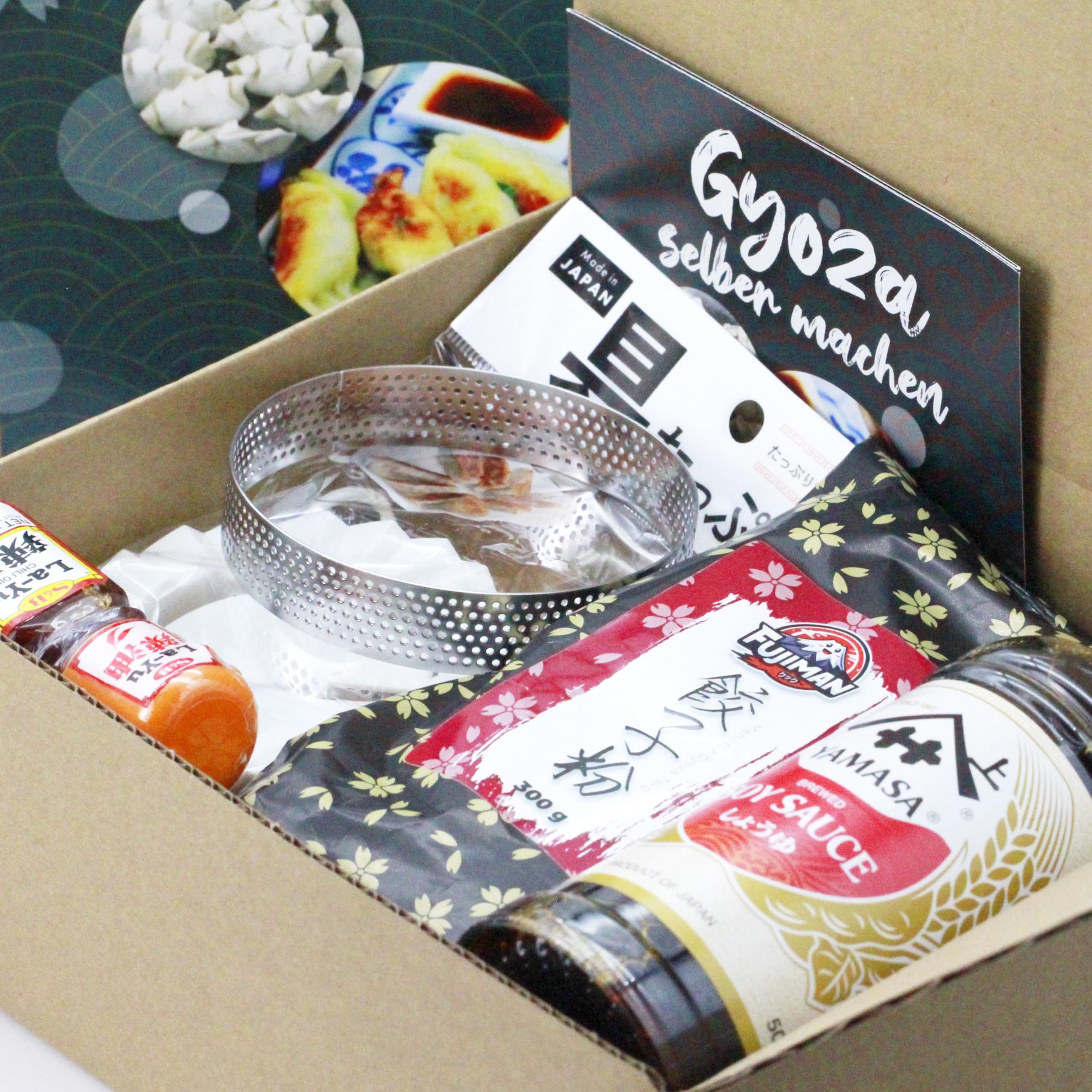 Gyoza Kochbox für japanische Teigtaschen (6-teiliges DIY Set für 20 Dumplings, inkl. Anleitung & Equipment) | Geschenkidee