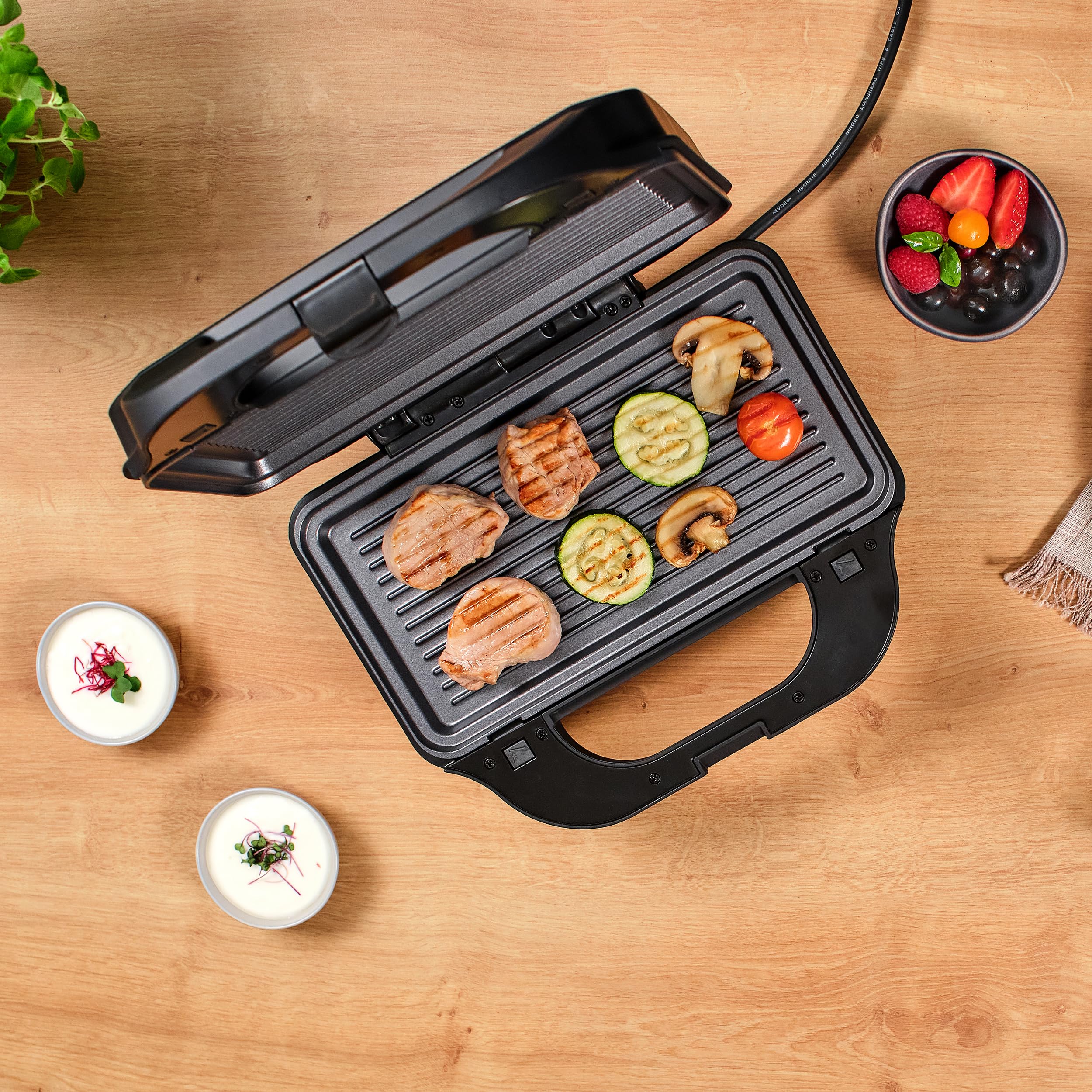 ETA Sandwichmaker 4 in 1 I Sorento I Antihaftbeschichtung für leichte Reinigung ohne Anbrennen I 900 Watt I Waffeleisen, Grill und vieles mehr