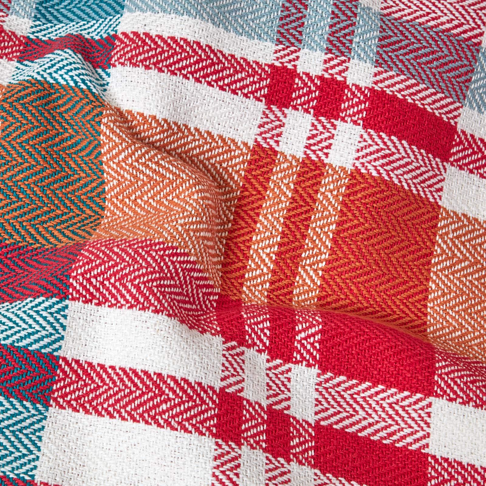 Homescapes extra große Tagesdecke Falun aus 100% Baumwolle, rote Wohndecke mit Tartan-Muster, kuschelig weicher Chevron-Überwurf mit Fischgrätenmuster, Übergröße 225 x 360 cm