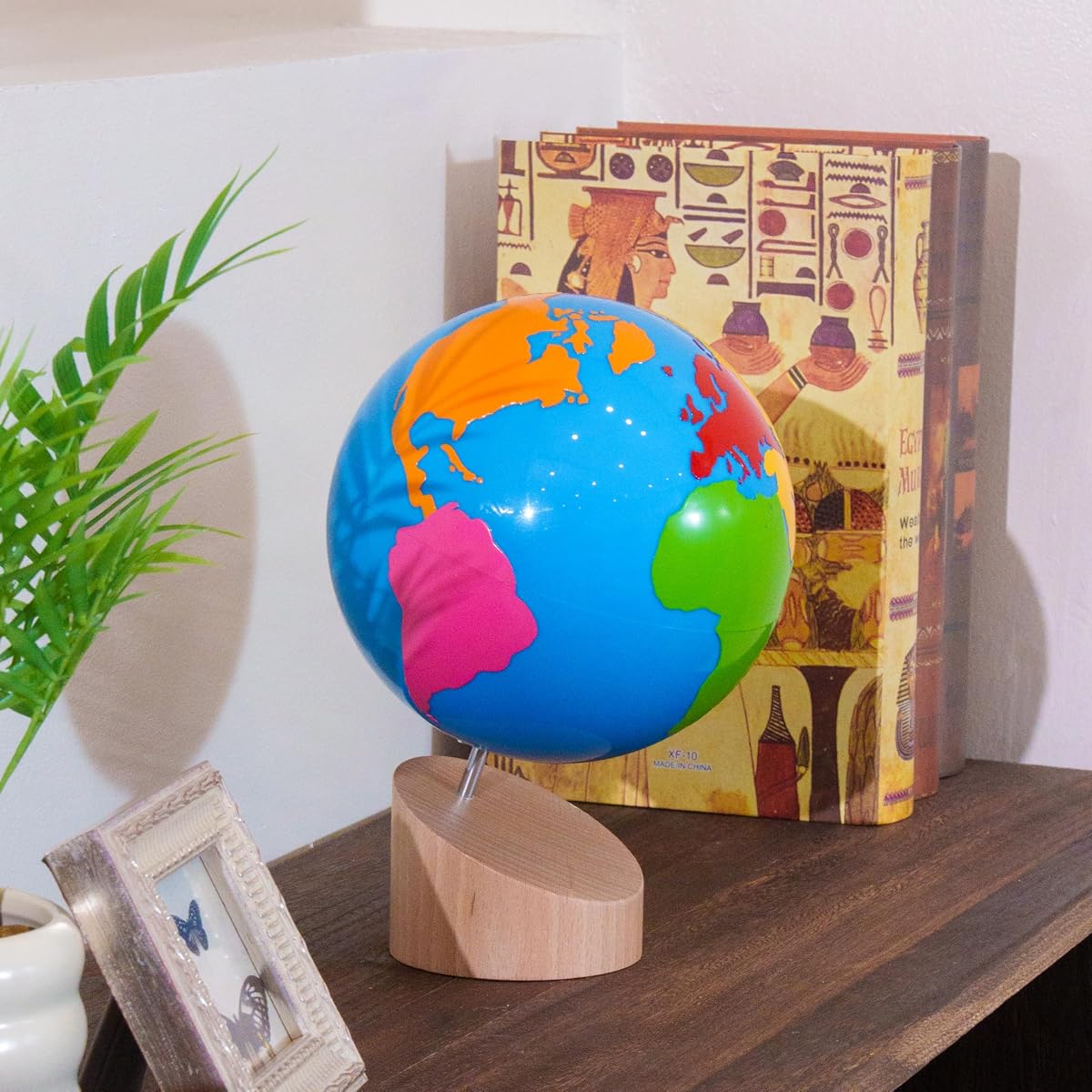 Globo terráqueo de color Montessori de primera calidad: globo terráqueo de madera de haya maciza de 8,7 pulgadas para niños, materiales de aprendizaje de geografía y aula con contornos continentales, juguete sensorial para niños pequeños y educación en el hogar