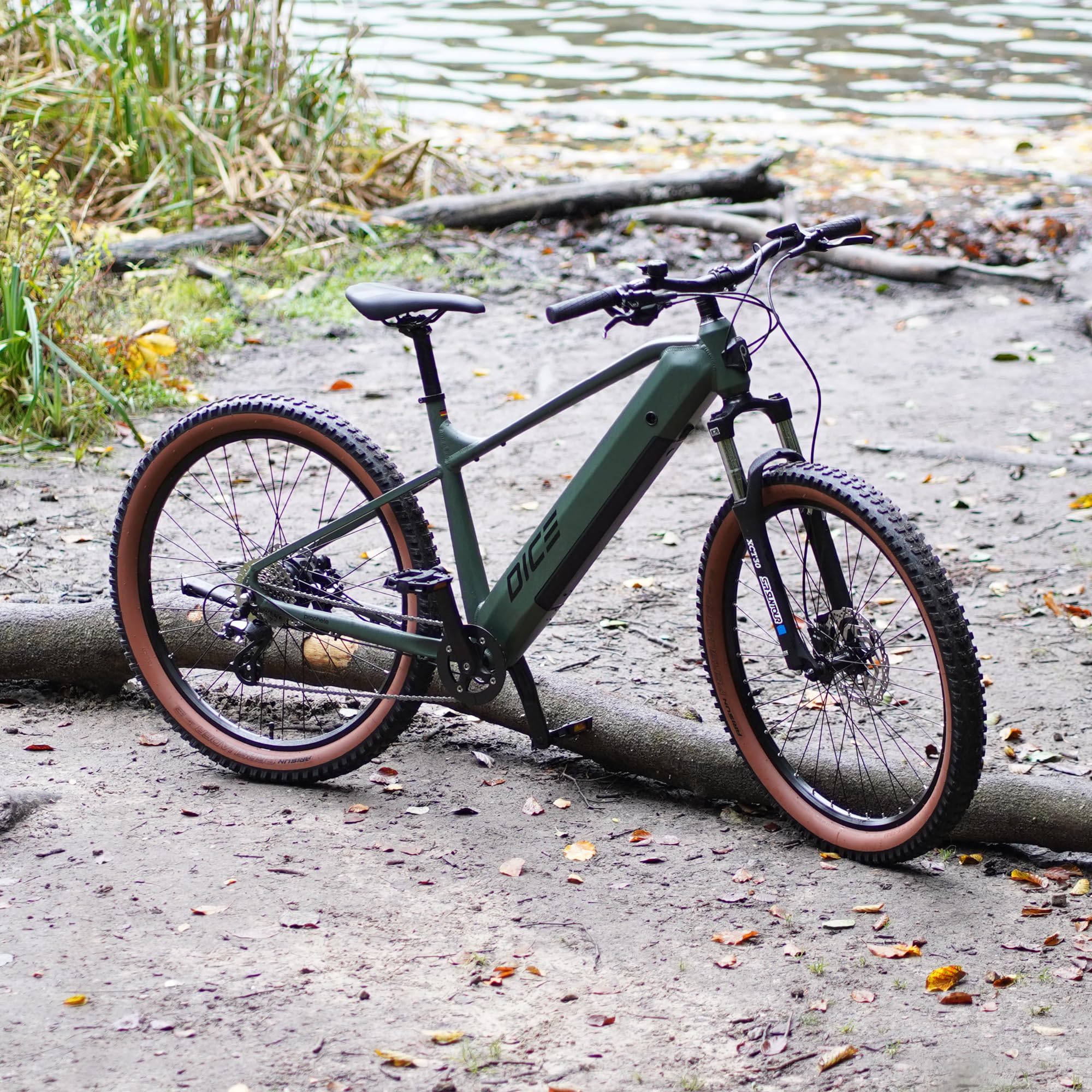 Prophete DICE 1.0 E-MTB 27,5" – Enovation Hinterradmotor 250W, 40Nm, Shimano Altus 8-Gang, 100 km Reichweite, Suntour XCT Federgabel, Hydraulische Scheibenbremse, Bronze Grün