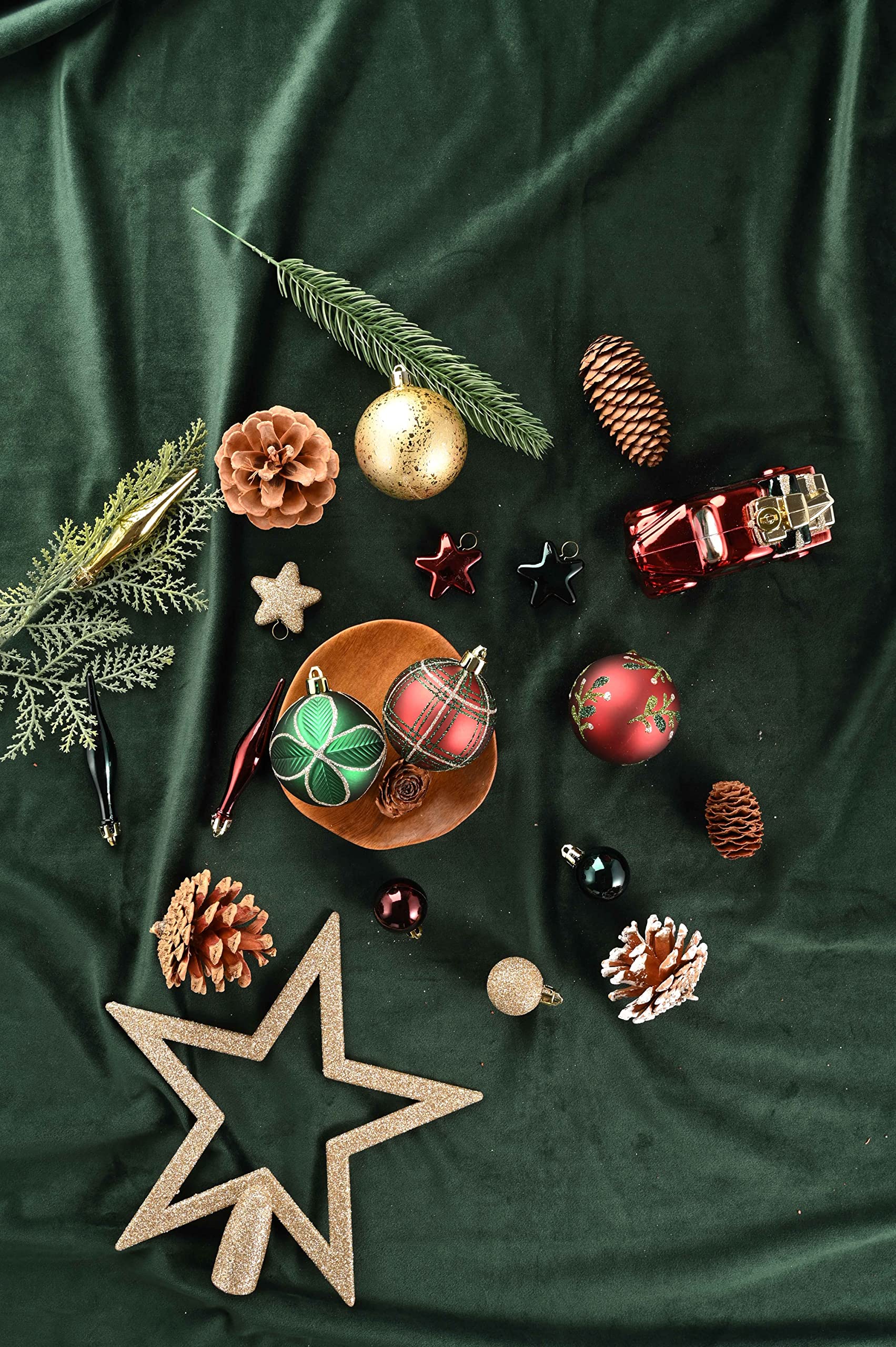 Valery Madelyn 70 stuks roodgroene en gouden kerstballen voor kerstboom, kunststof kerstballen met touw, kerstversiering voor de kerstboom, kraftkartonnen verpakking, huisvorm