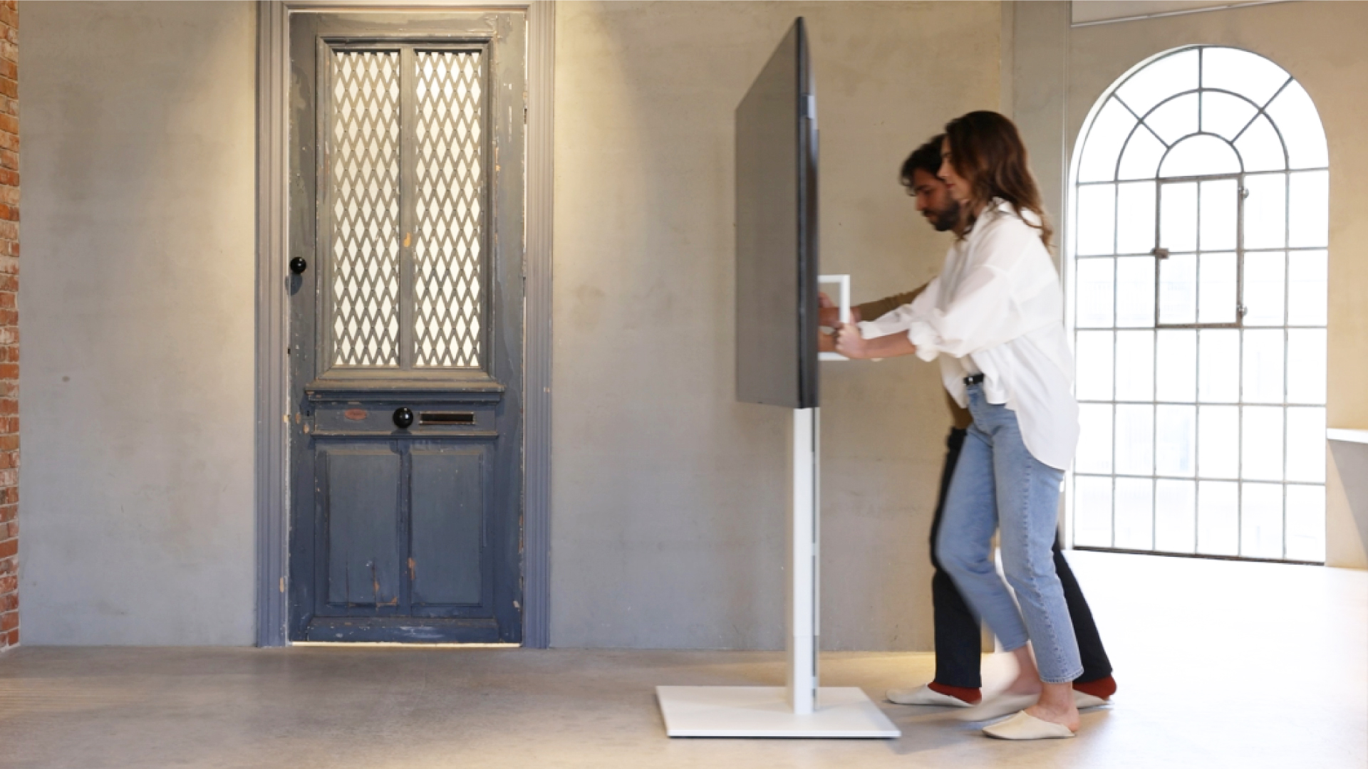 Amazon.com: WALL V5 High Type | Minimalist Rolling TV Stand for 32