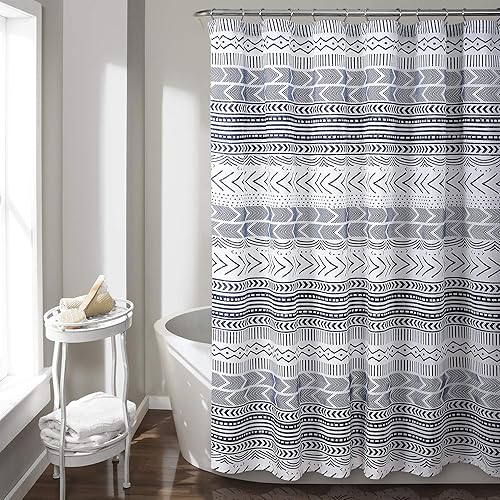 Lush Decor Hygge Geo - Cortina de ducha, 72 x 72 pulgadas, azul marino y blanco