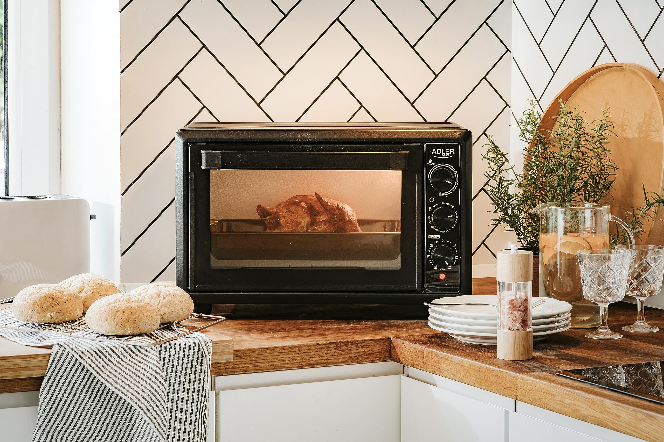 Adler Europe AD 6023 - Mini forno elettrico con capacità di 26 L e funzione convezione, 6 modalità di backup, timer: 0-90 minuti, 1500 W