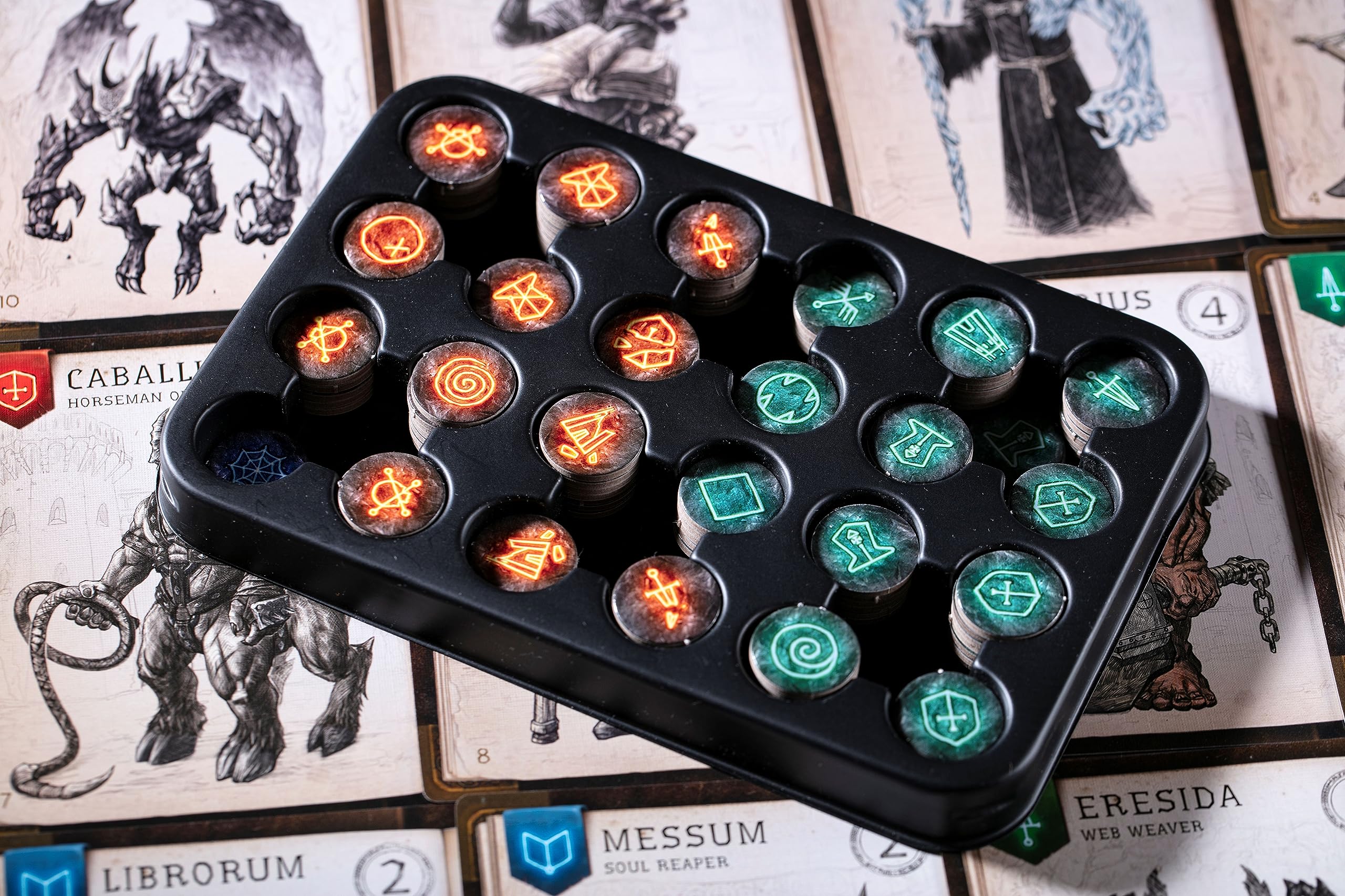 Bestiary of Sigillum: Collector's Edition gioco da tavolo1/2/4 Giocatori | Età 14 in su | Fantasia | Maggioranza area | Movimento griglia | MOBA da tavolo | Combattimento non casuale | Tempo di gioco
