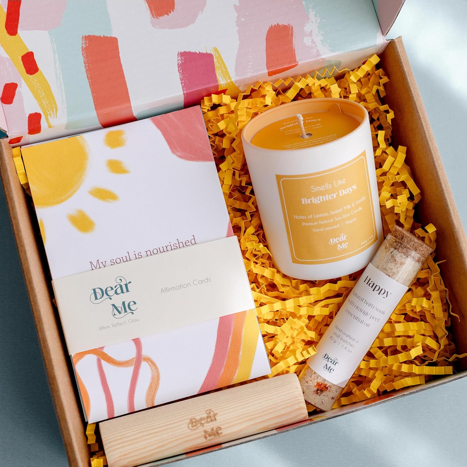 Dear Me Happiness Gift Set – Affirmation Cards, Natural Soy Candle & Bath Salt – Mindfulness Gift – Self-Care Set for Women – Positivity & Optimism Kit for Emotional Wellness