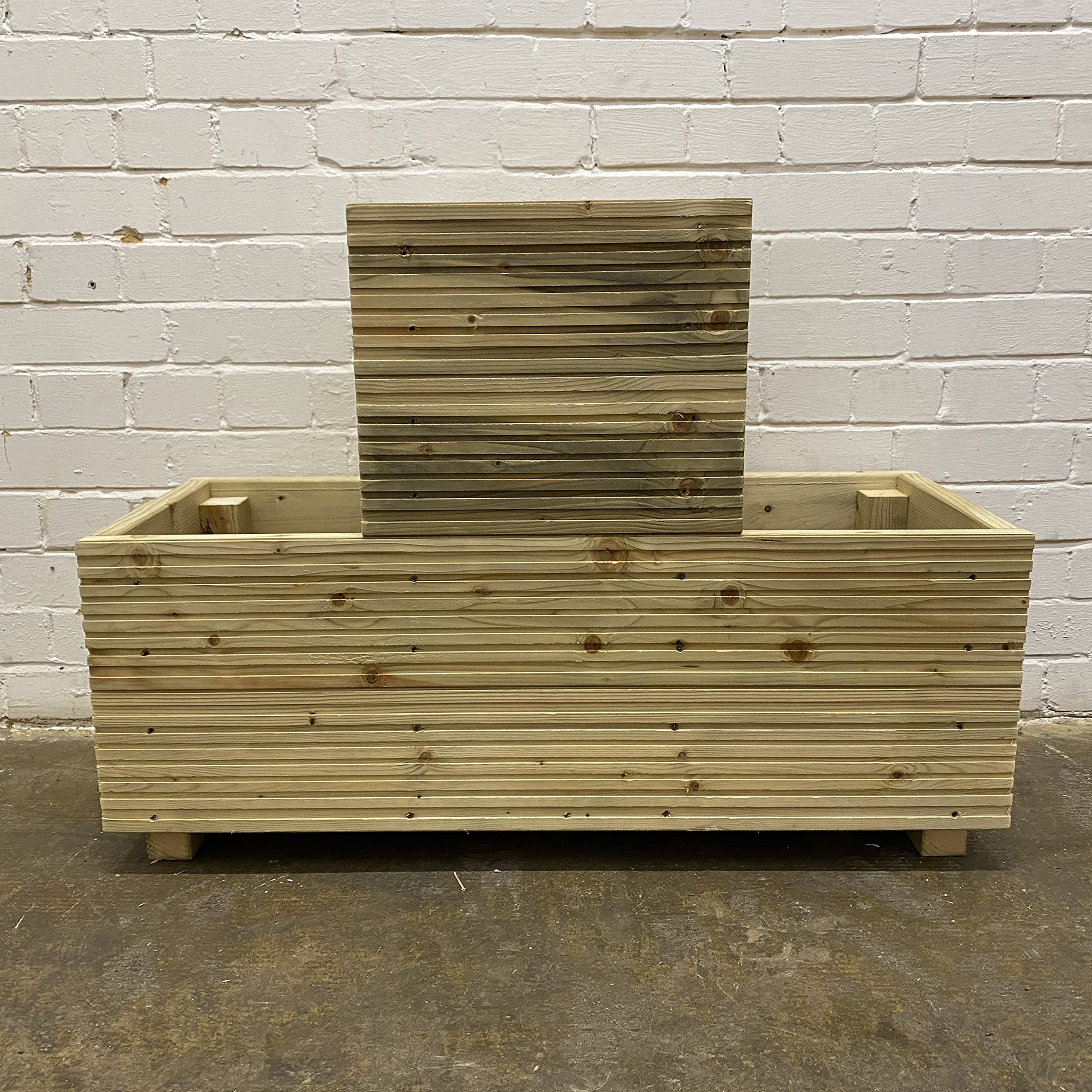Cutncraft Designs Large 1 Tiered Straight Garden Level Steps Wooden Decking Patio Planter Trough — image 1