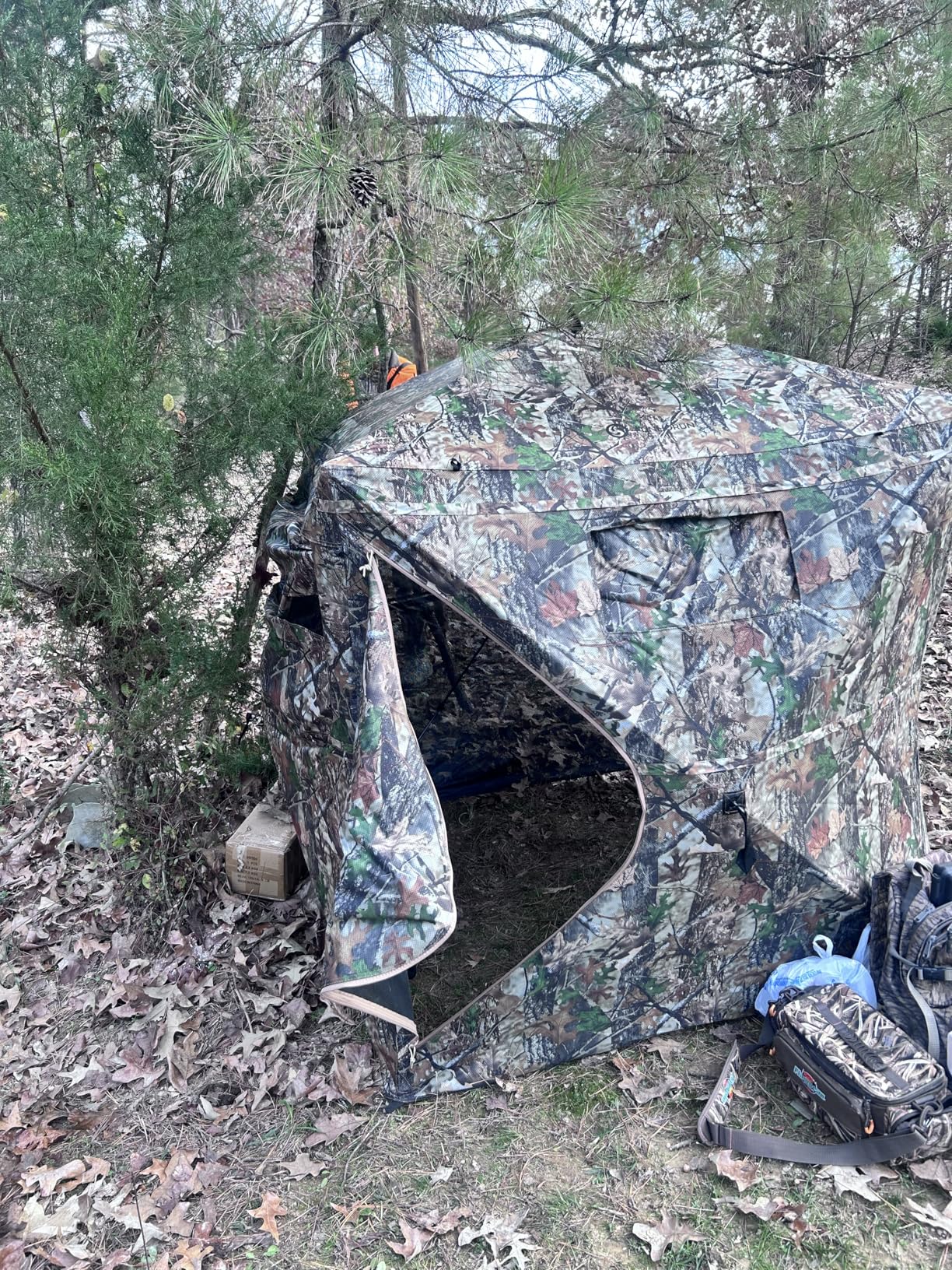 FUNHORUN Double Door Blind showing blaze panels