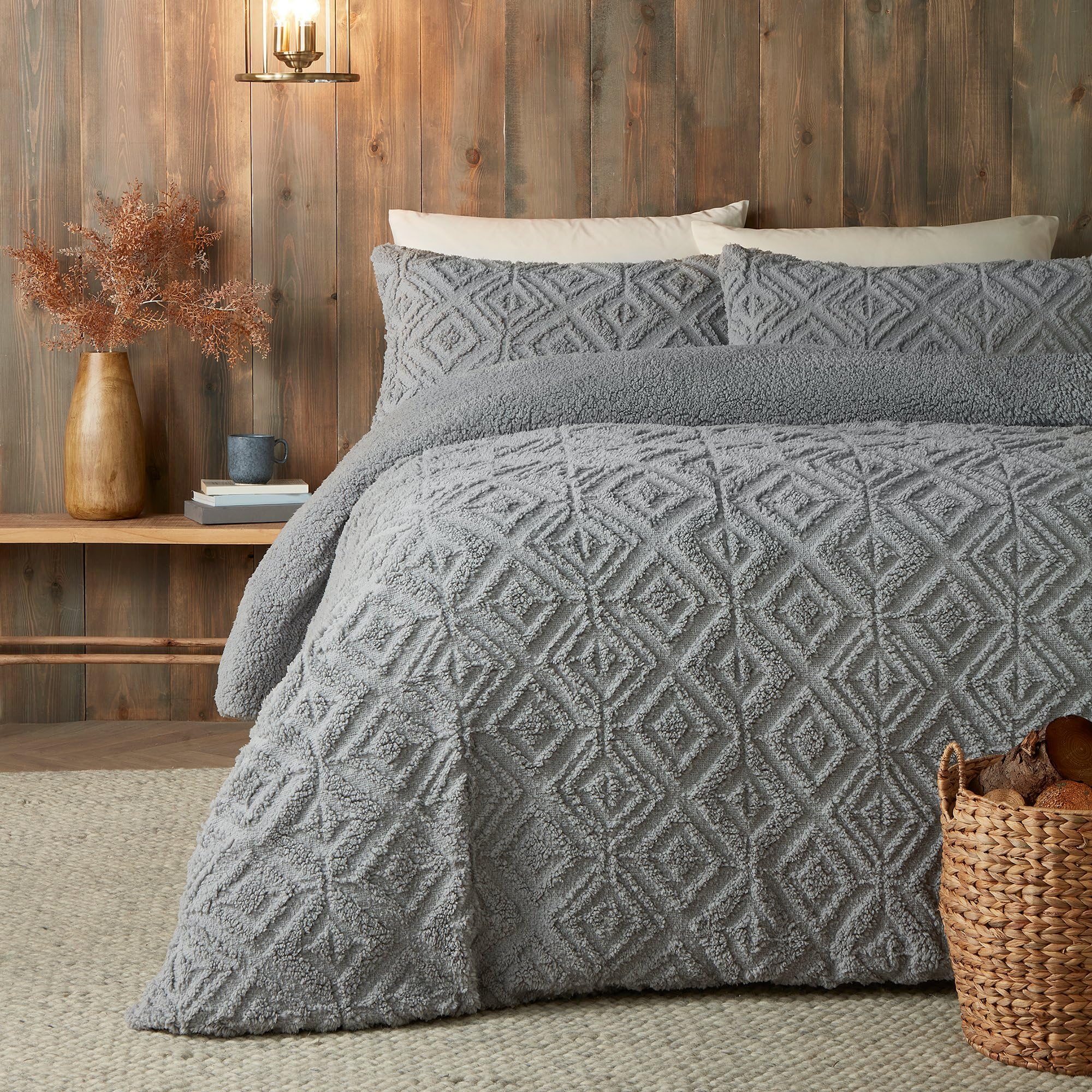 Fusion - Grey Teddy Fleece Duvet Cover - Single Bedding Size (140 x 200cm) - Reversible Design - Dark Grey Jacquard Duvet Cover - Geometric Square Tufted Bedding - Super Soft & Cosy Fleece — image 1