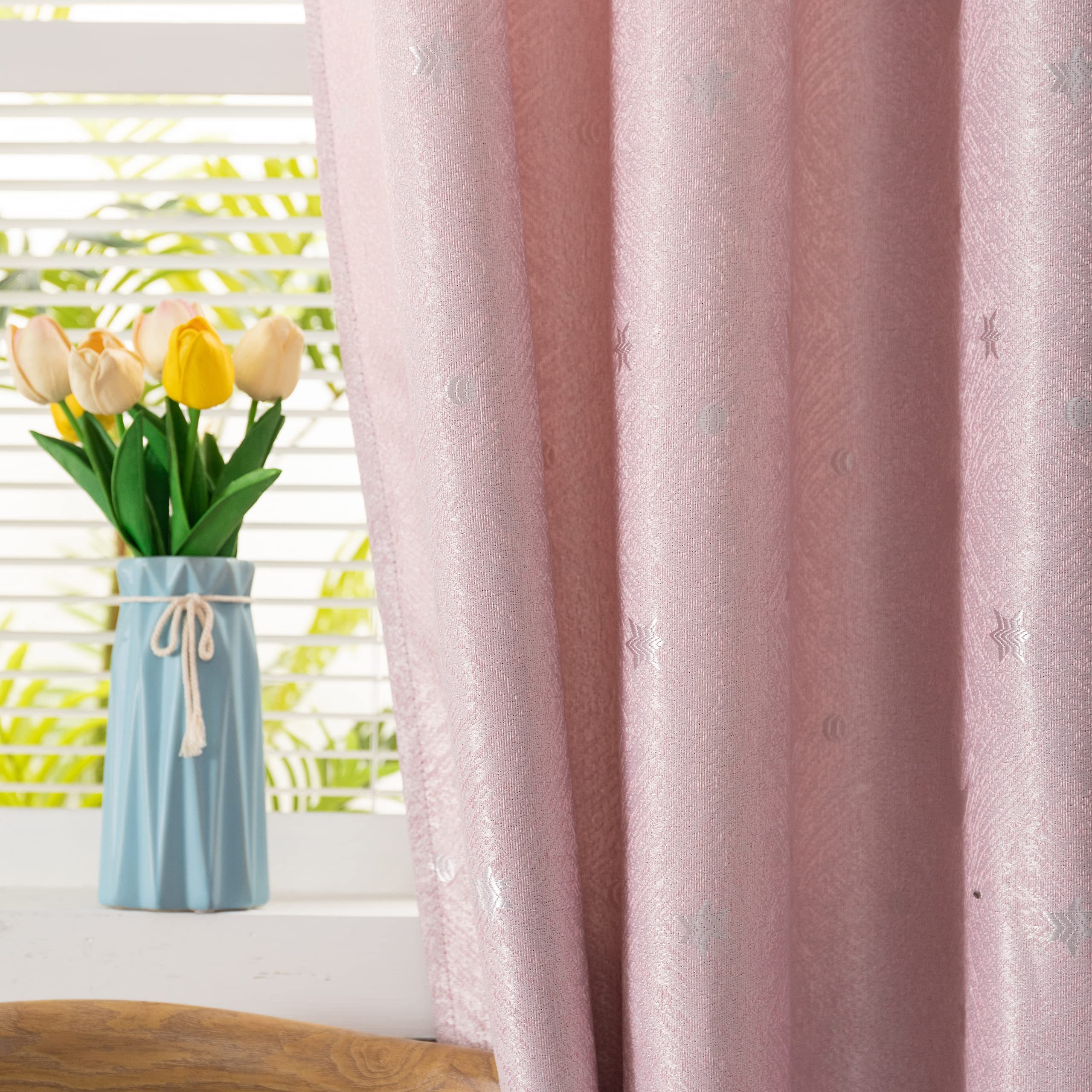 GIRASOLE HOME® Tende Jacquard Semi Oscuranti Fantasia Luna e Stelle Tenda Morbida Termica Isolante 2 Pannelli con Occhielli Rosa Stelle 140x275cm
