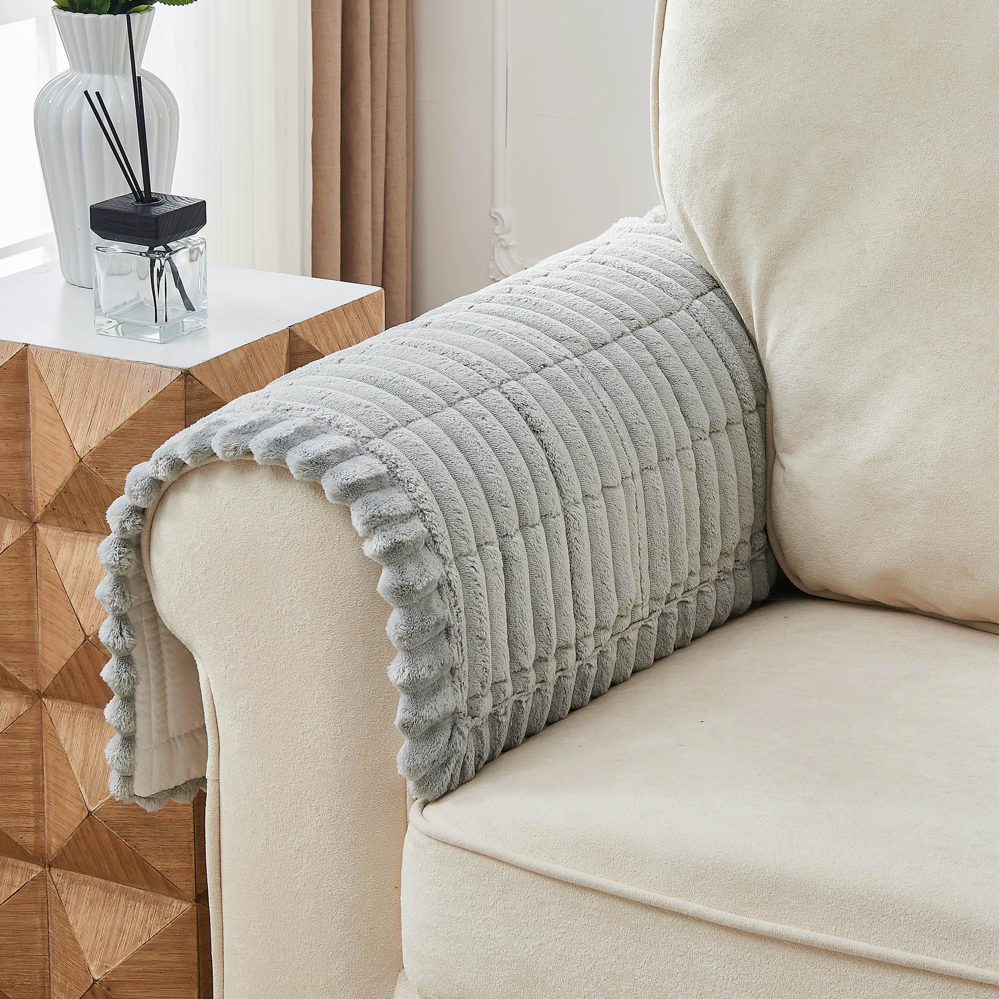 beeweed Thick Corduroy Sofa Cover, Washable Non-Slip Furniture Protector for 2/3/4 Seater, Pet-Friendly Couch Slipcover for Living Room, Soft Universal Couch Seat Cover (Light Grey, 70x70cm)